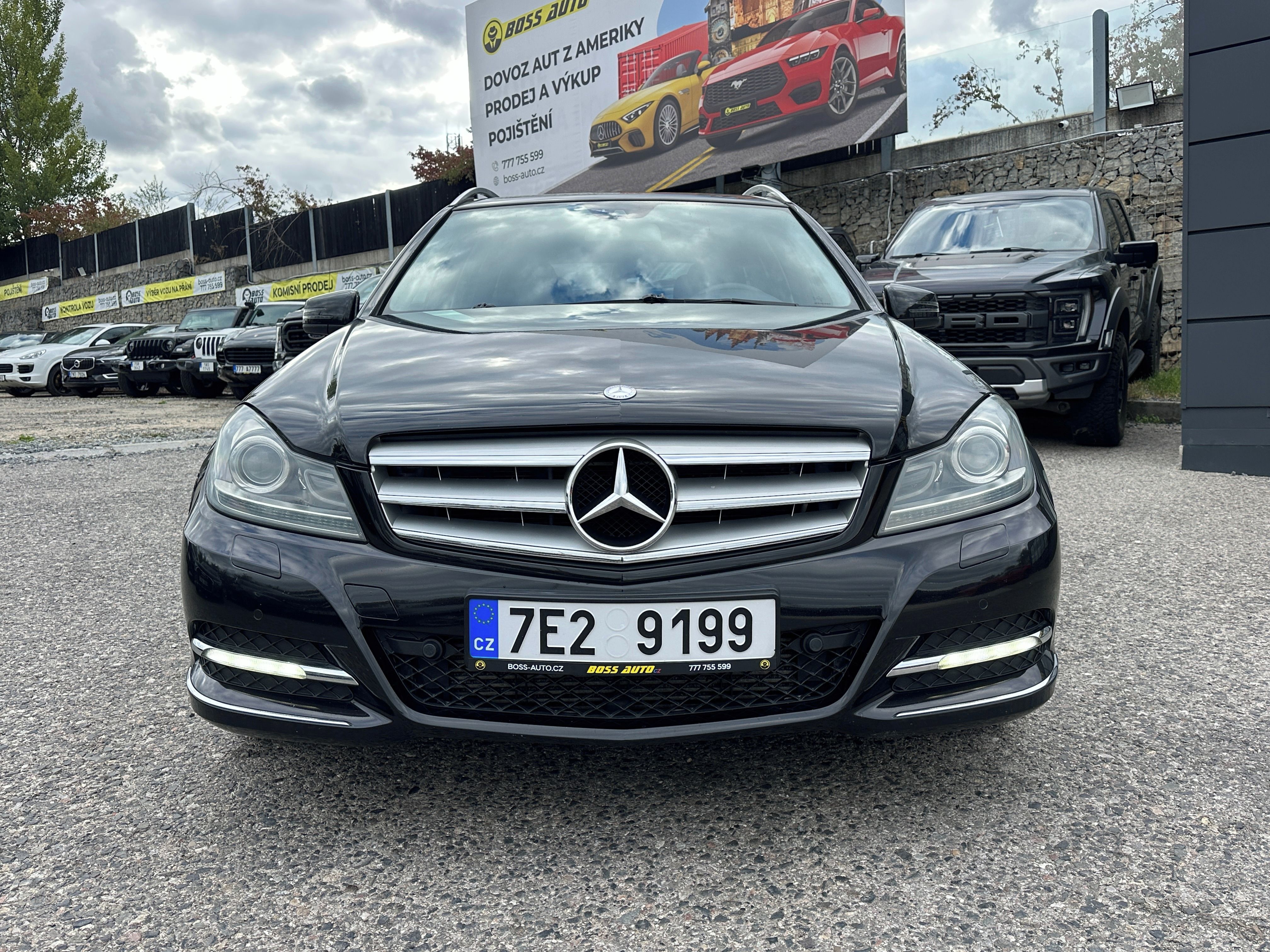 Mercedes-Benz Třídy C, Mercedes-Benz C 220 CDI 2011 - fotka 4