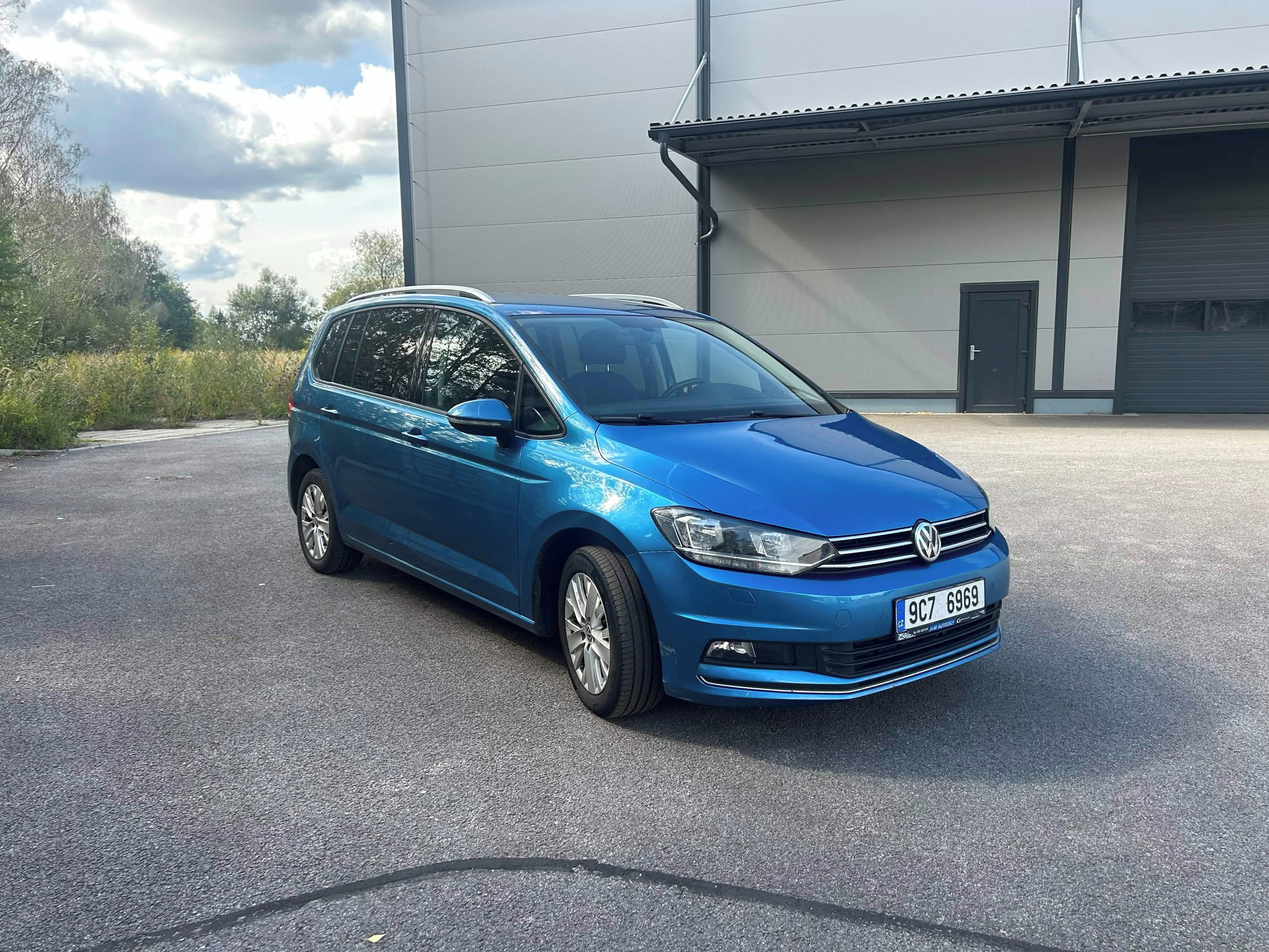 Volkswagen Touran, *1.6 TDI* *85 KW* 7 MÍST* - fotka 2