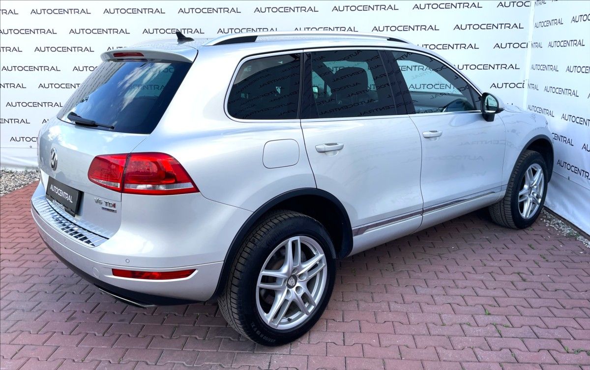 Volkswagen Touareg, 3,0 TDi,V6,180kW,4x4,STK 5/28 - fotka 4