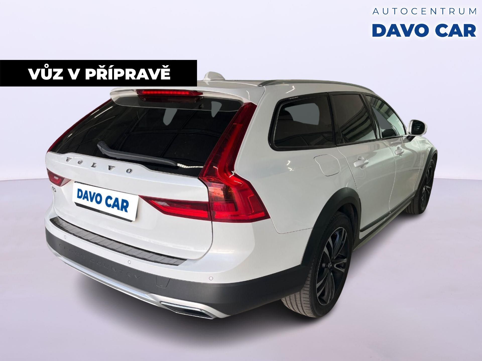 Volvo V90, 2,0 D5 AWD 173kW Drive-E Pro A - fotka 5
