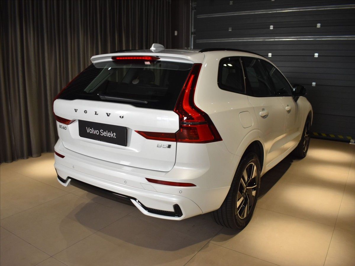 Volvo XC60, 2,0 B5 AWD PLUS BLIS,Bezklíč - fotka 5
