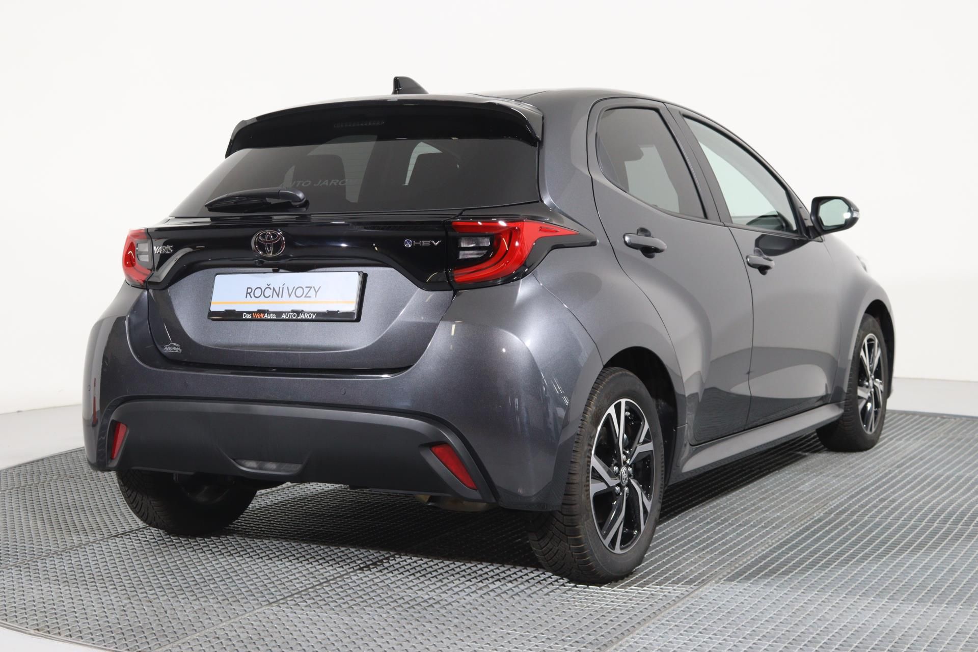 Toyota Yaris, 1,5 HYBRID E-CVT SELECTION/ LE - fotka 2