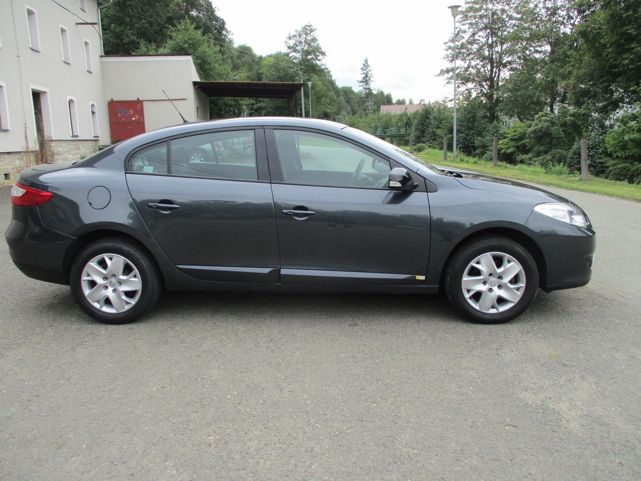 Renault Fluence, 1.6 i - 1 majitelka - fotka 6