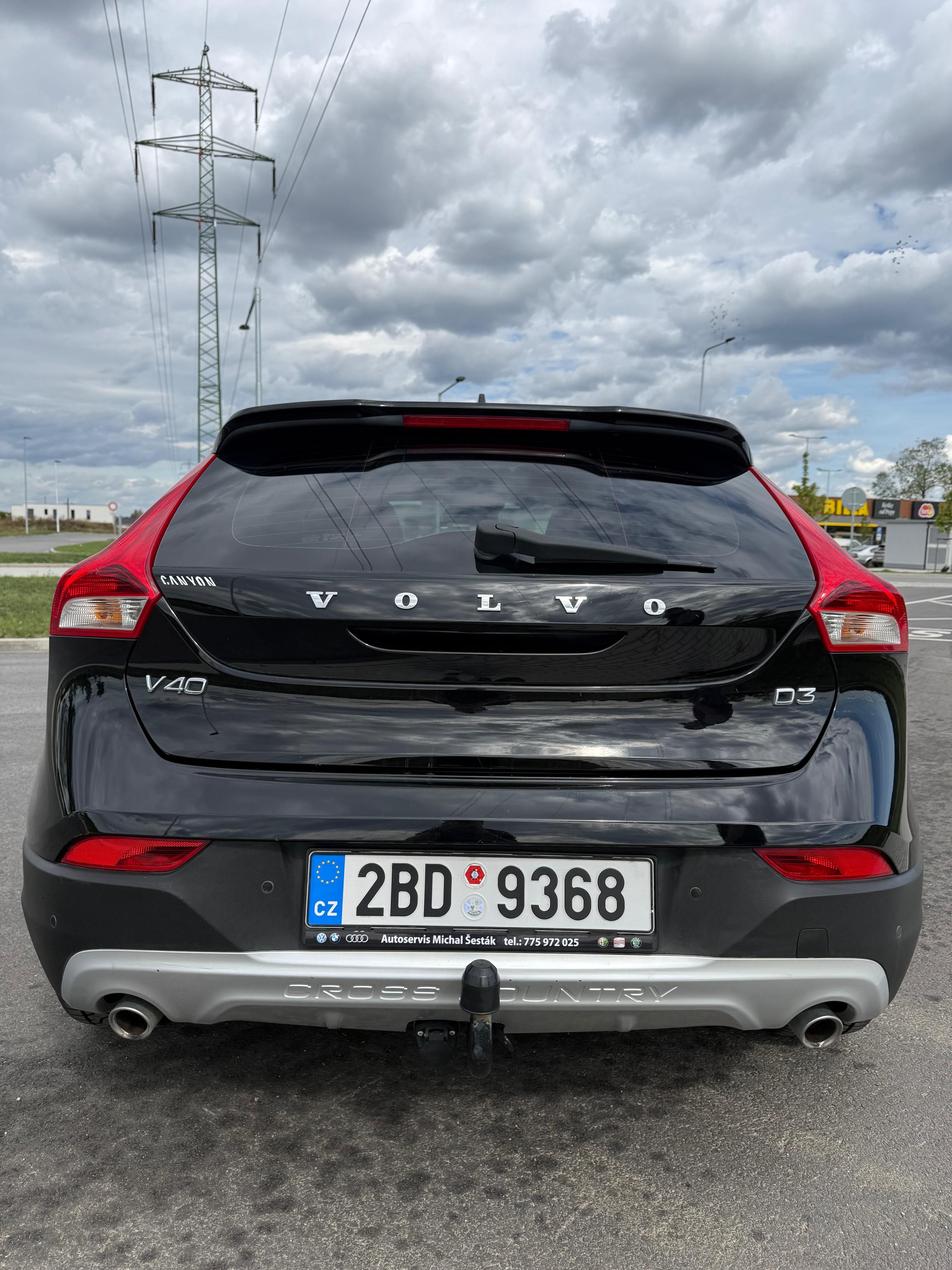 Volvo V40, Cross Country D3 2.0 Momentum - fotka 5