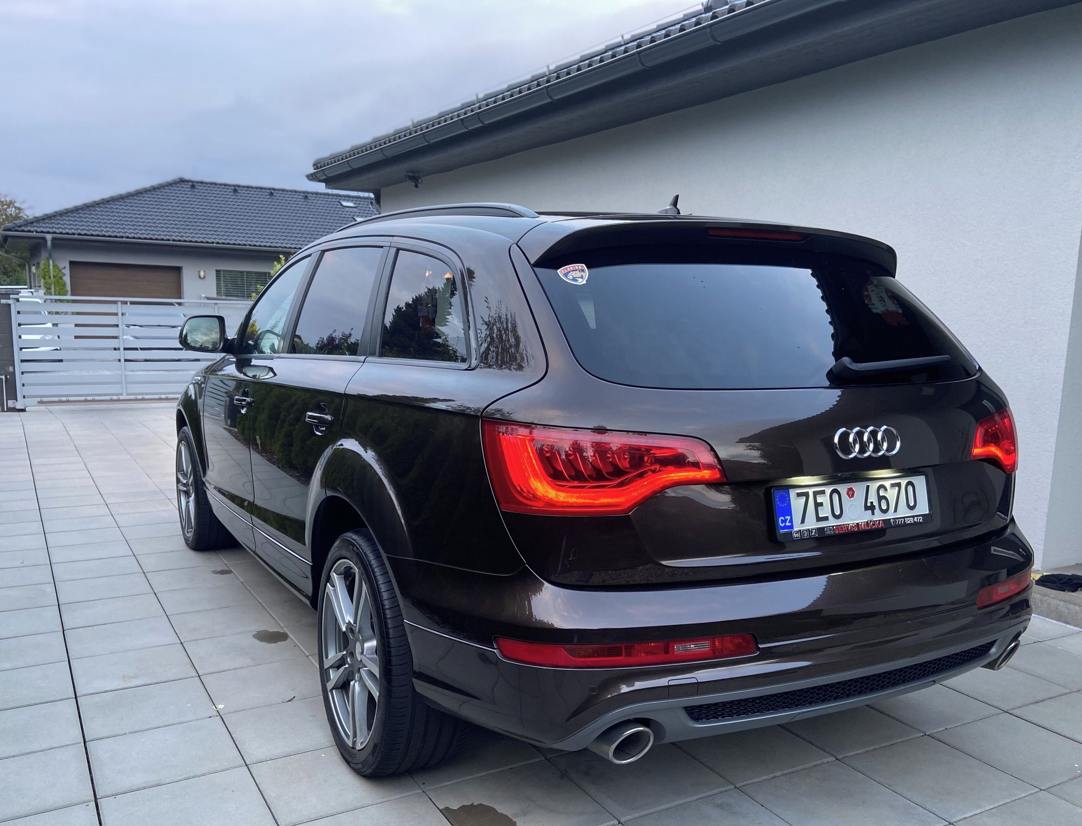 Audi Q7, 3.0 TDI S-line 7míst - fotka 3
