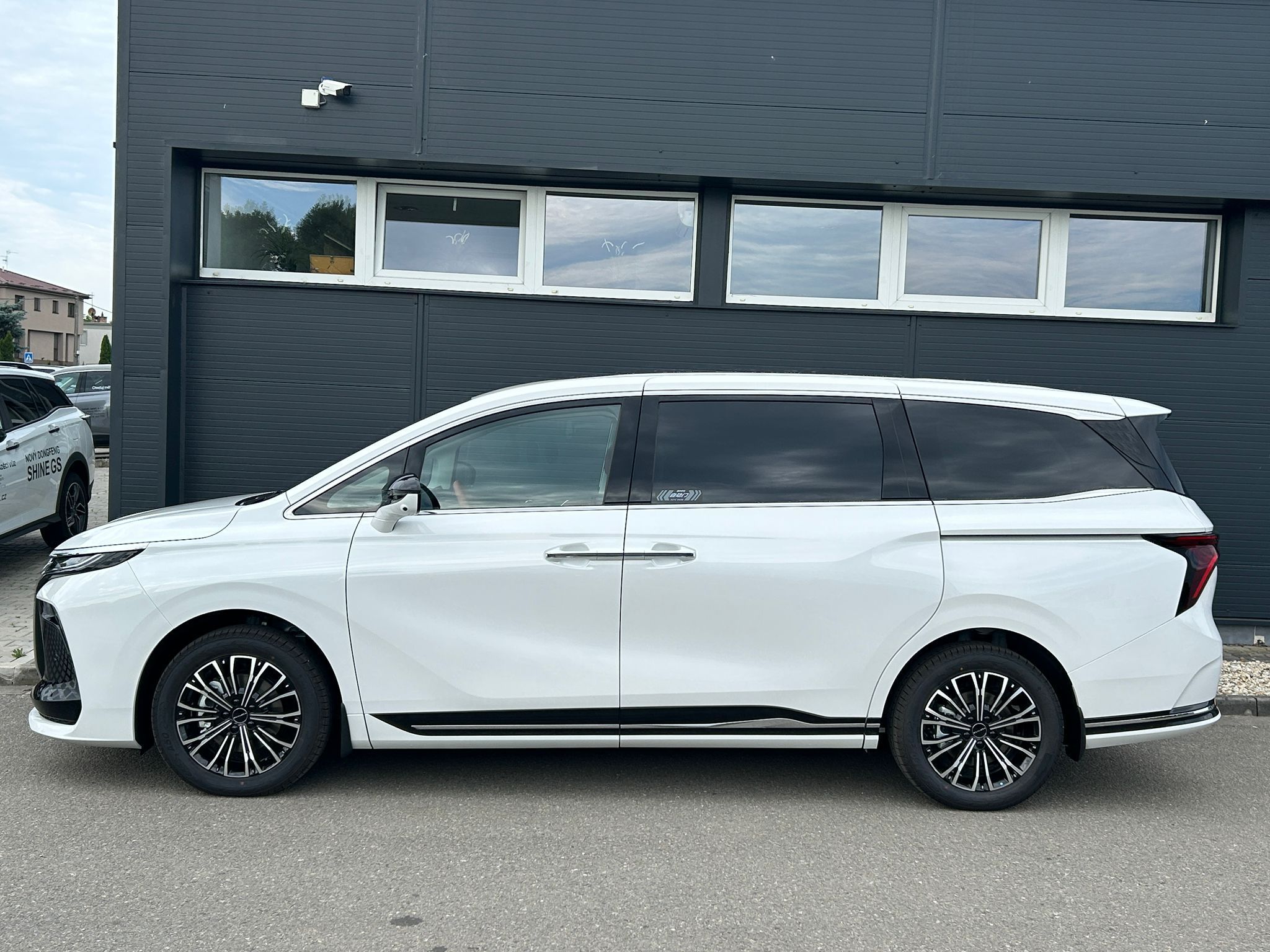 Dongfeng U-Tour, V9 HEV - fotka 3