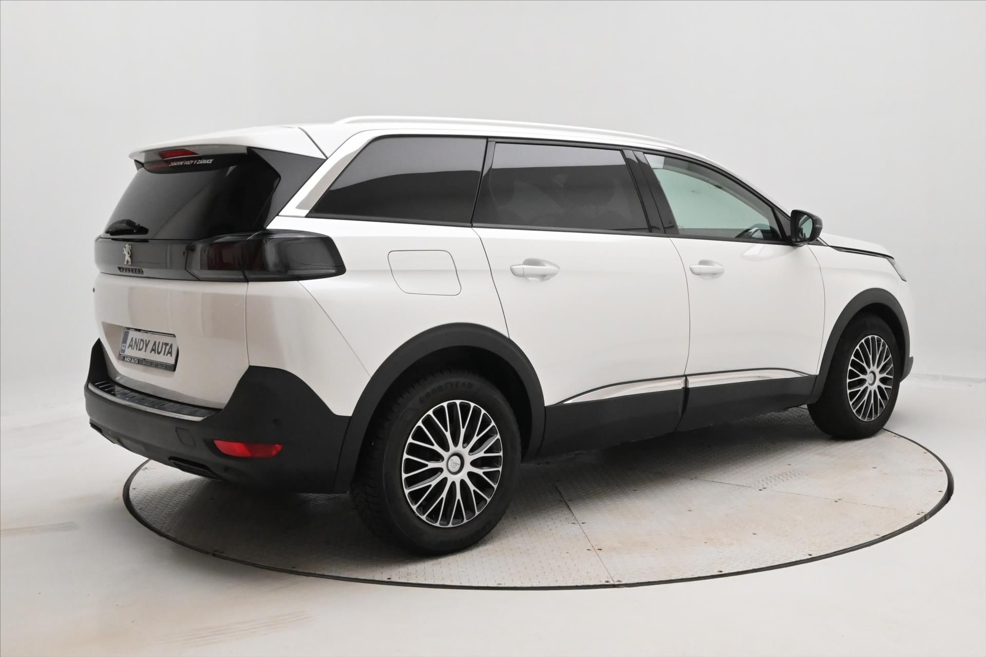 Peugeot 5008, 1,5 HDI 96 kW EAT8 7Míst ALLUR - fotka 5
