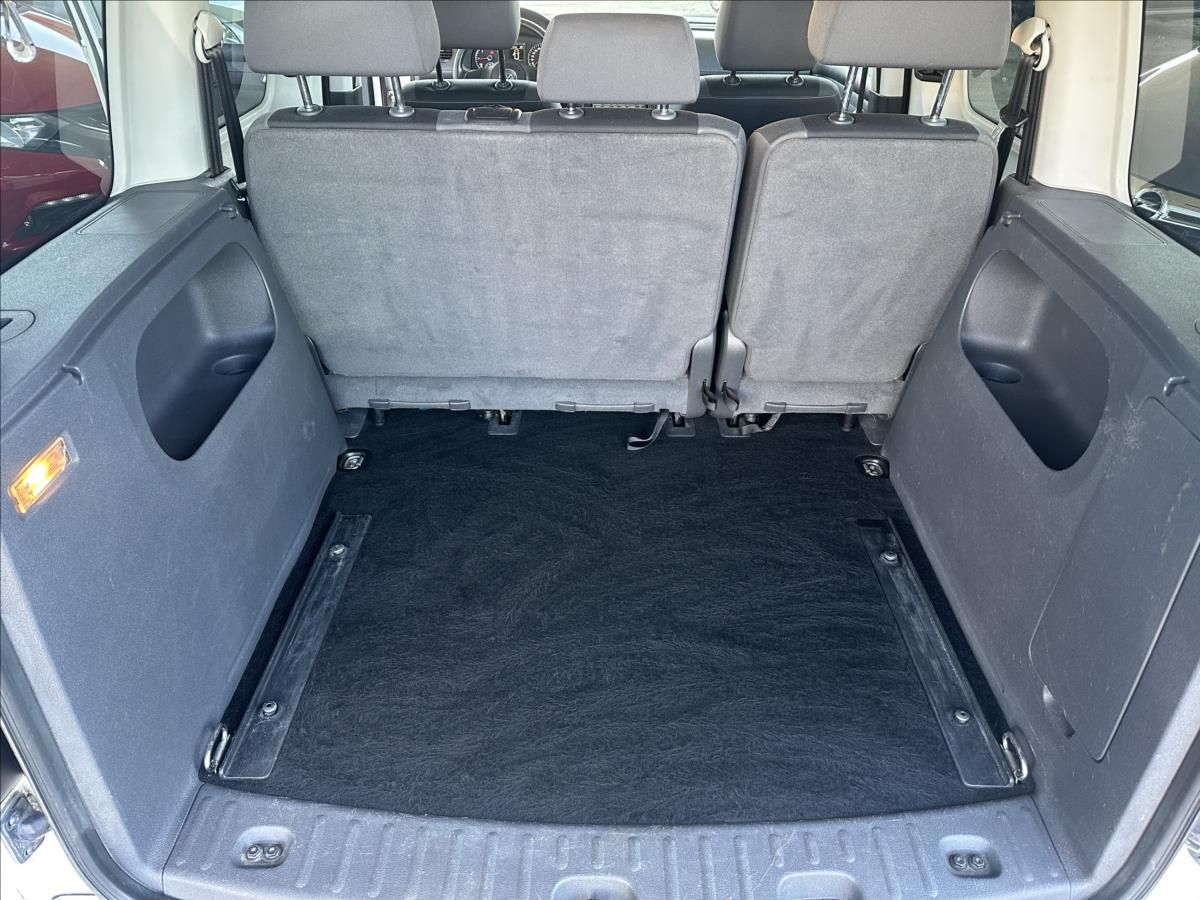 Volkswagen Caddy, 1,6 TDI PO VELKÉM SERVISE - fotka 5