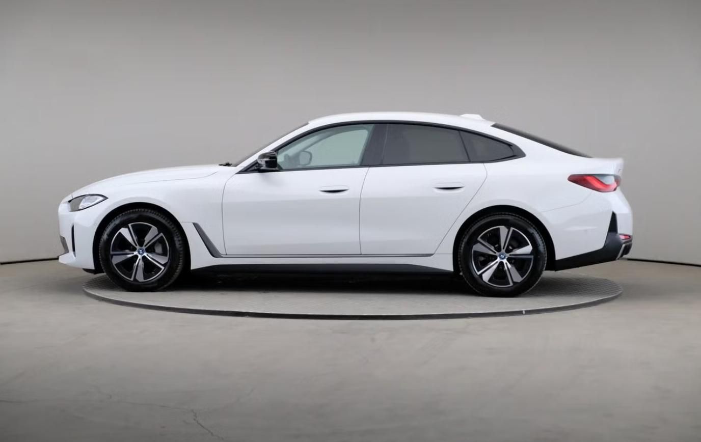 BMW i4, eDrive40 GC Kamera Auto. Park. - fotka 4