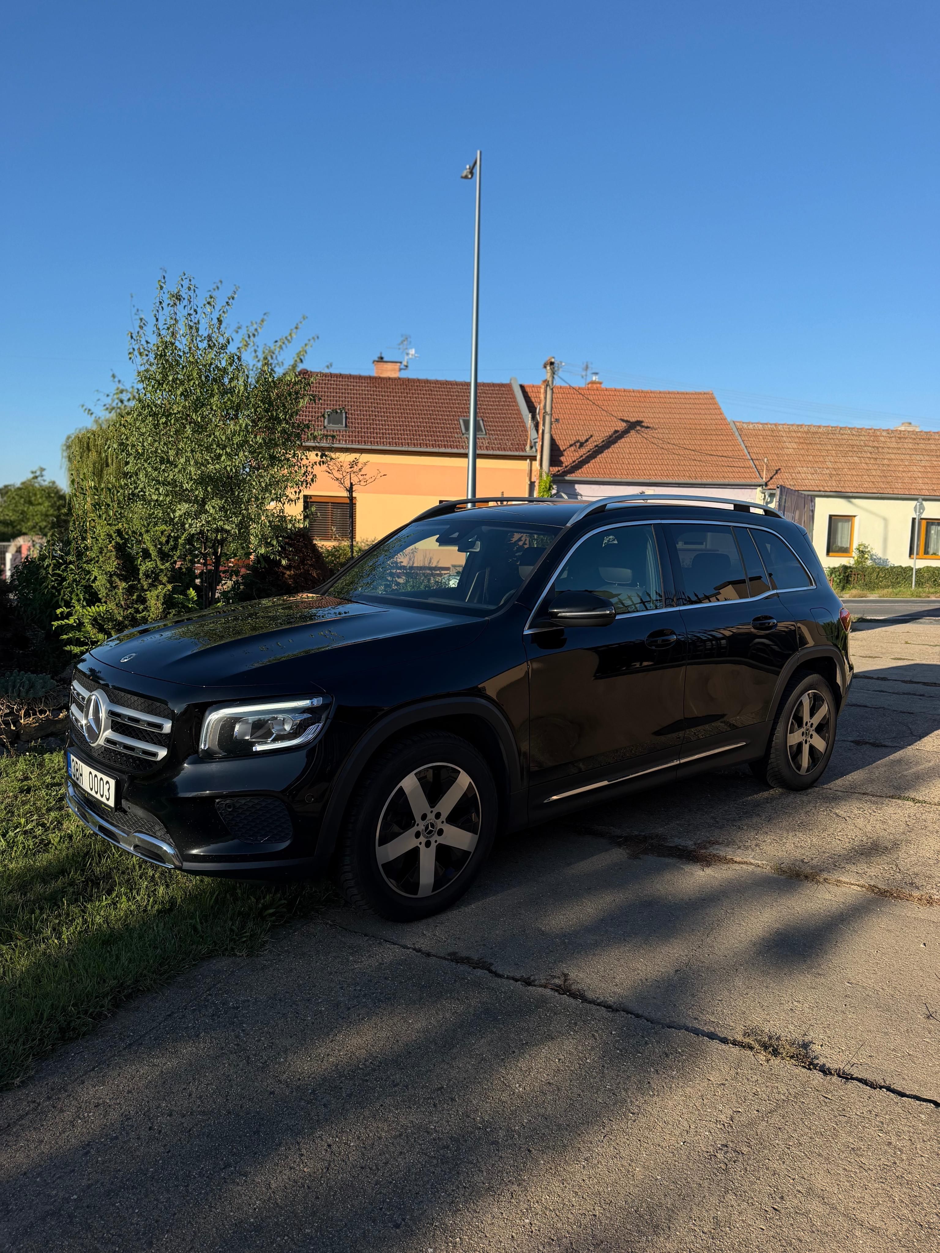 Mercedes-Benz GLB, Mercedes-Benz GLB 200d - fotka 3