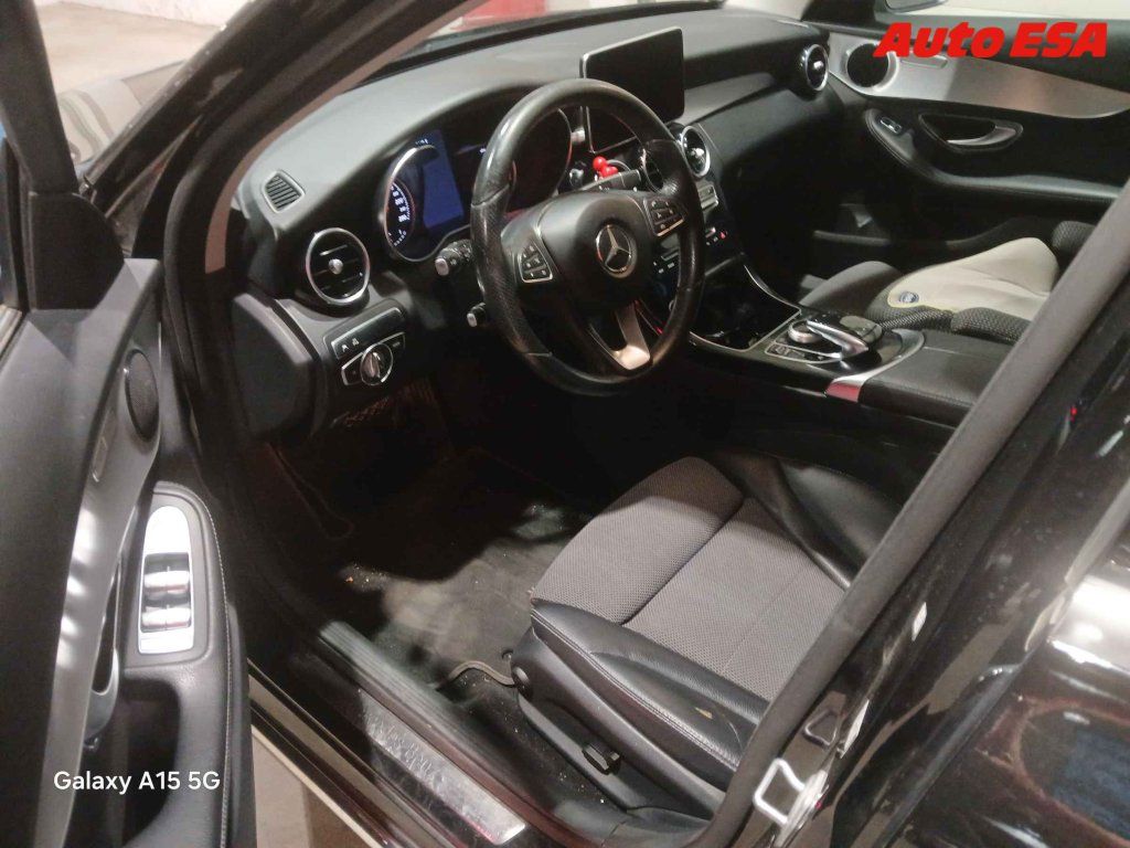 Mercedes-Benz Třídy C, 2.2D C220,2.maj - fotka 3