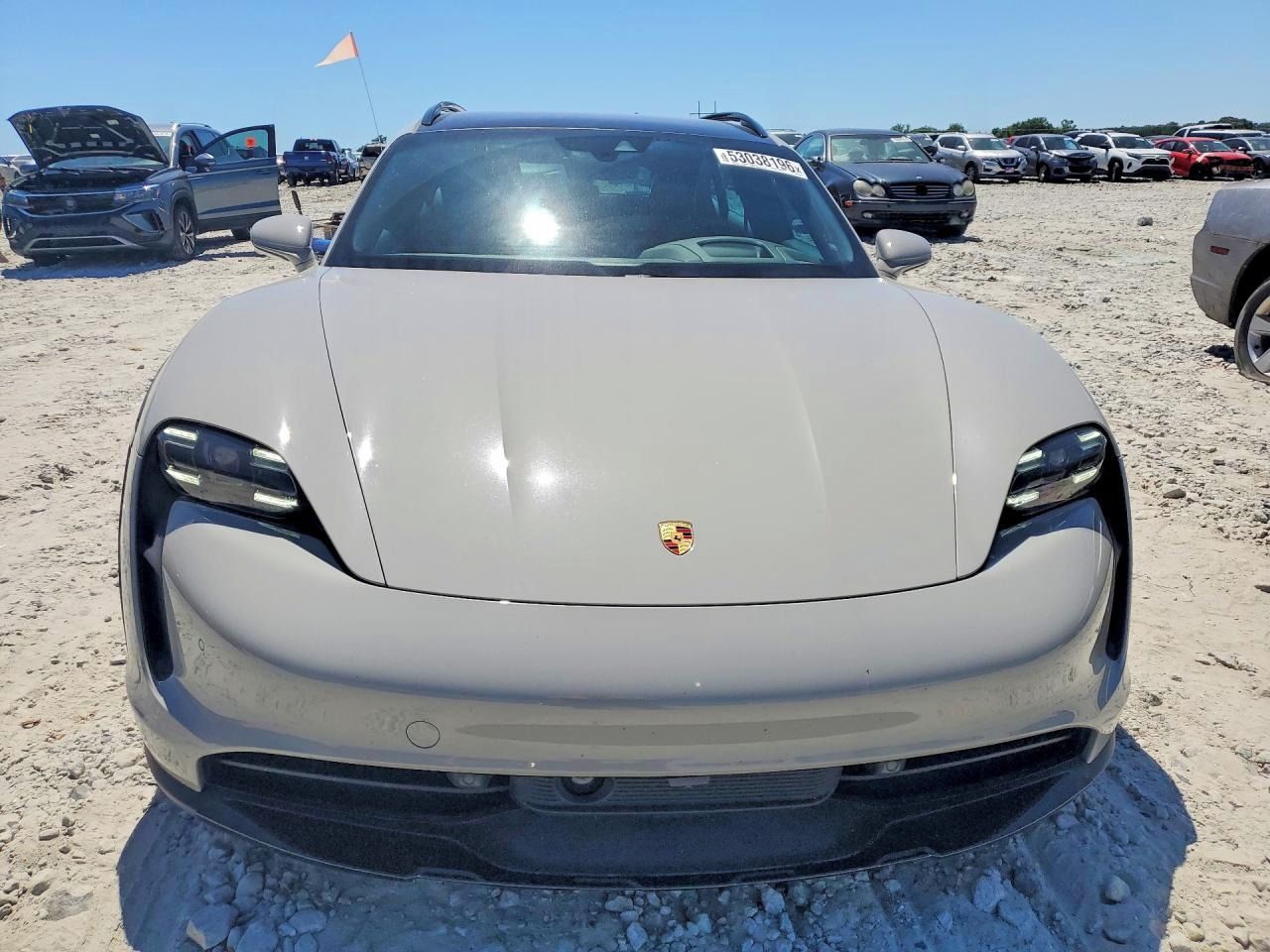 Porsche Taycan, Auto na cestě - fotka 5