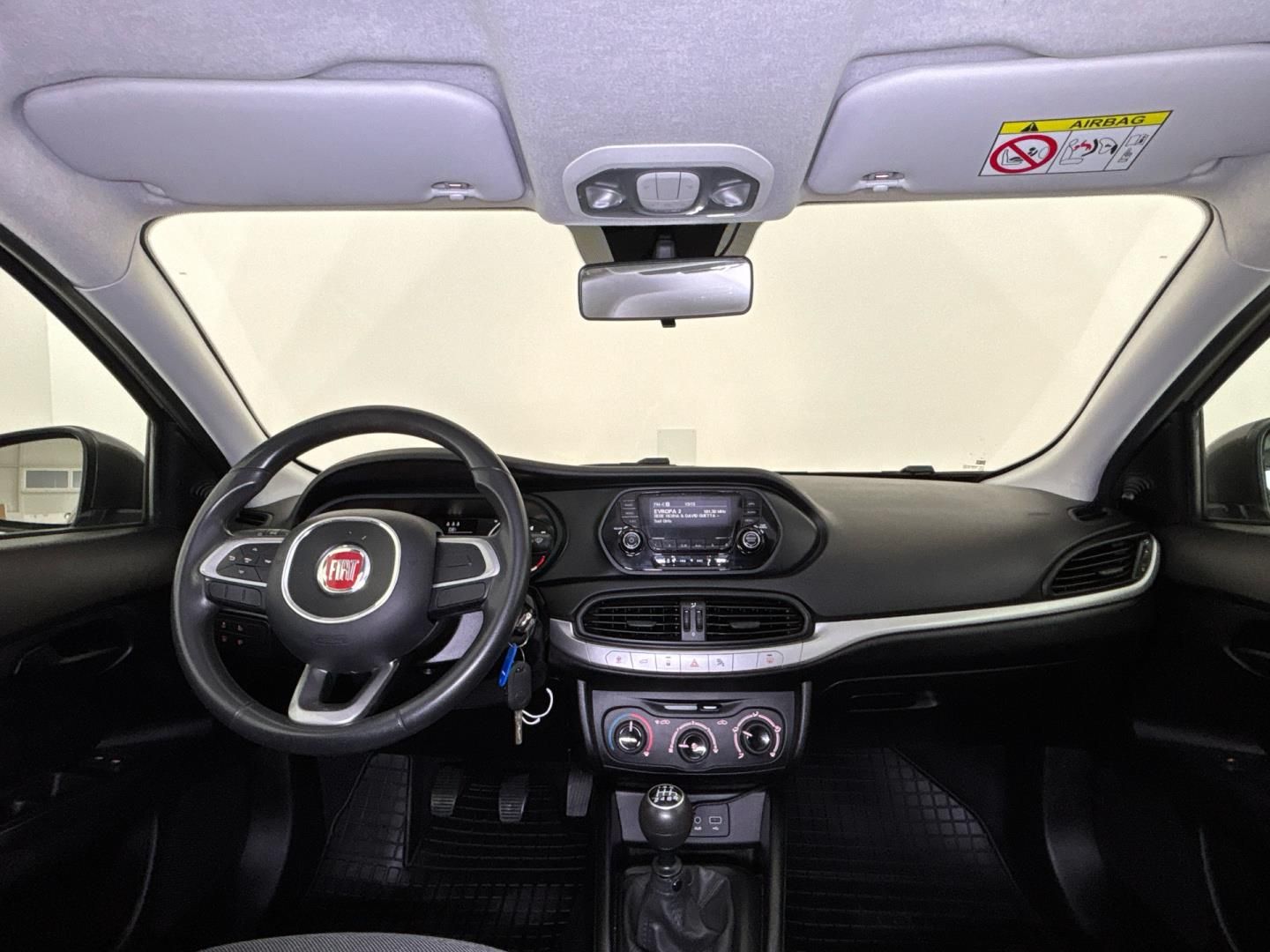 Fiat Tipo, 1.4 i 16v / 70 kW - fotka 5