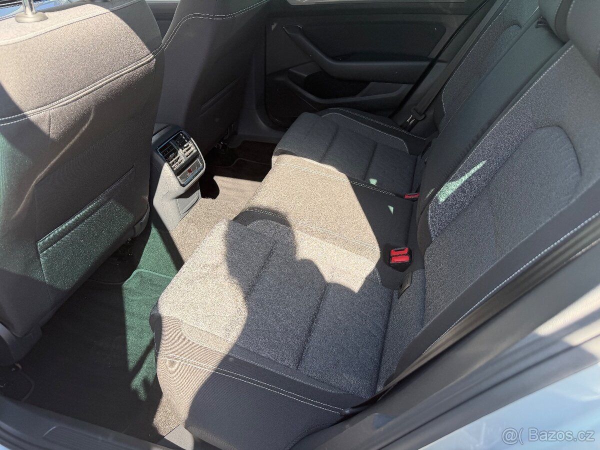 Volkswagen Passat, B8.5 2.0TDI 110KW cockpit MATR - fotka 6