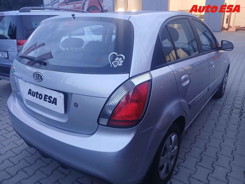 Kia Rio, 1.4i,ČR,AC - fotka 2