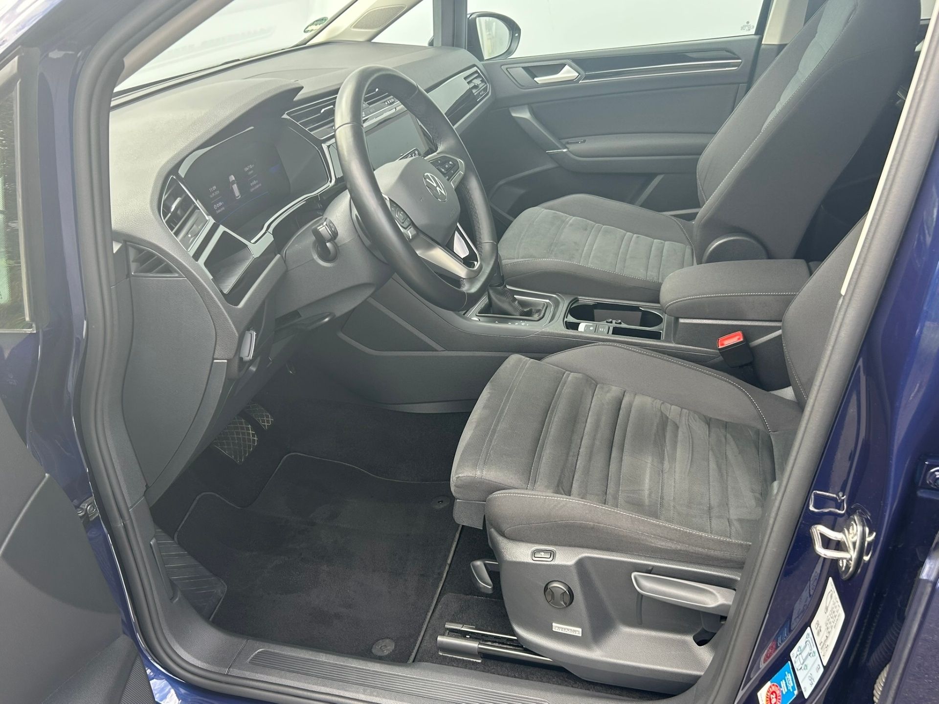 Volkswagen Touran, 2.0 TDI DSG TAŽNÉ PANORAMA - fotka 6