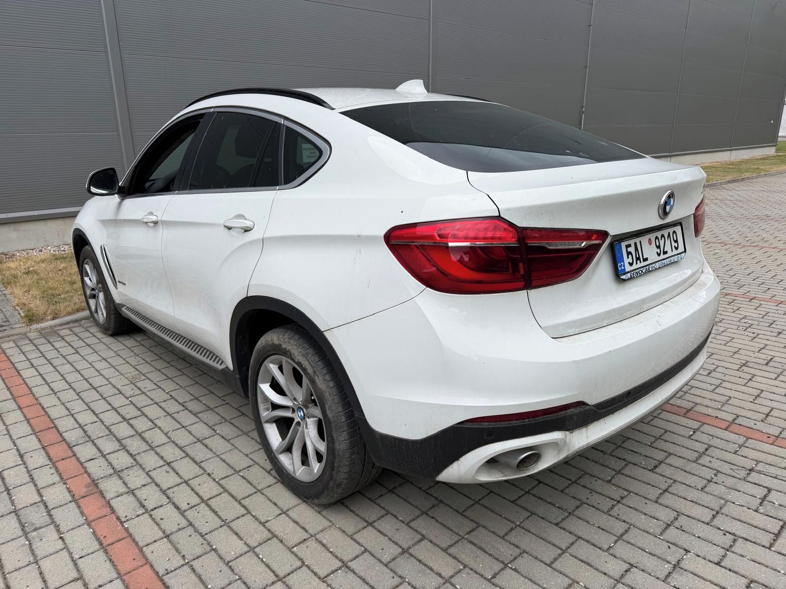 BMW X6 - fotka 5
