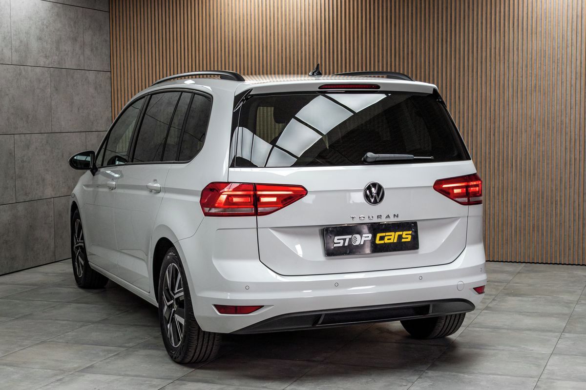 Volkswagen Touran, 1.5 TSI TAŽNÉ*7.MÍST*DPH*ČR 1M - fotka 4