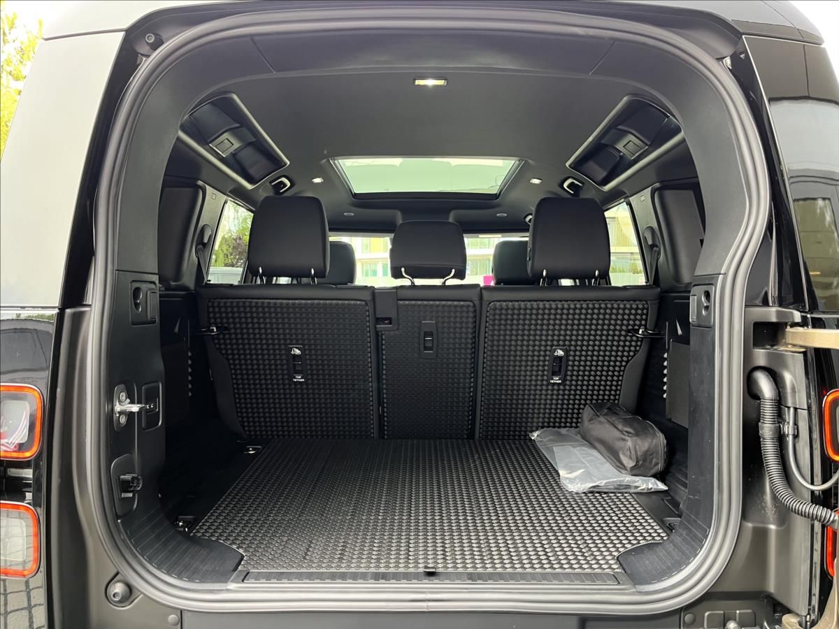 Land Rover Defender, 110 D250 X-DYNAMIC SE - fotka 6