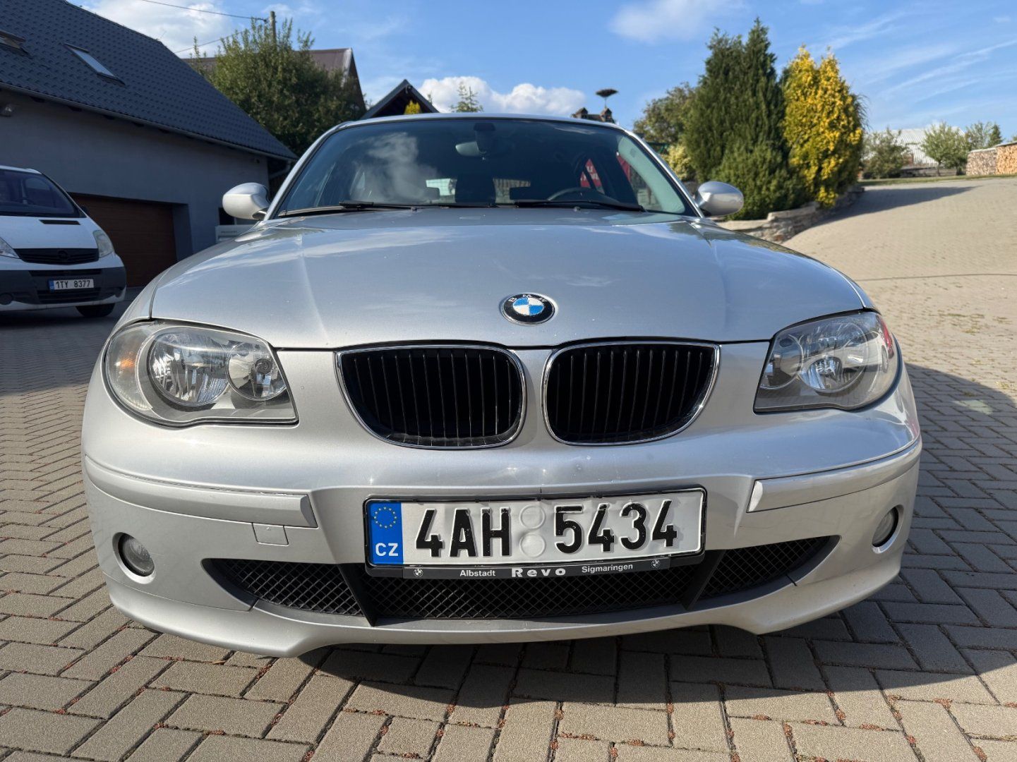 BMW Řada 1, 2.0 110kW 120 I AUTOMAT - fotka 2