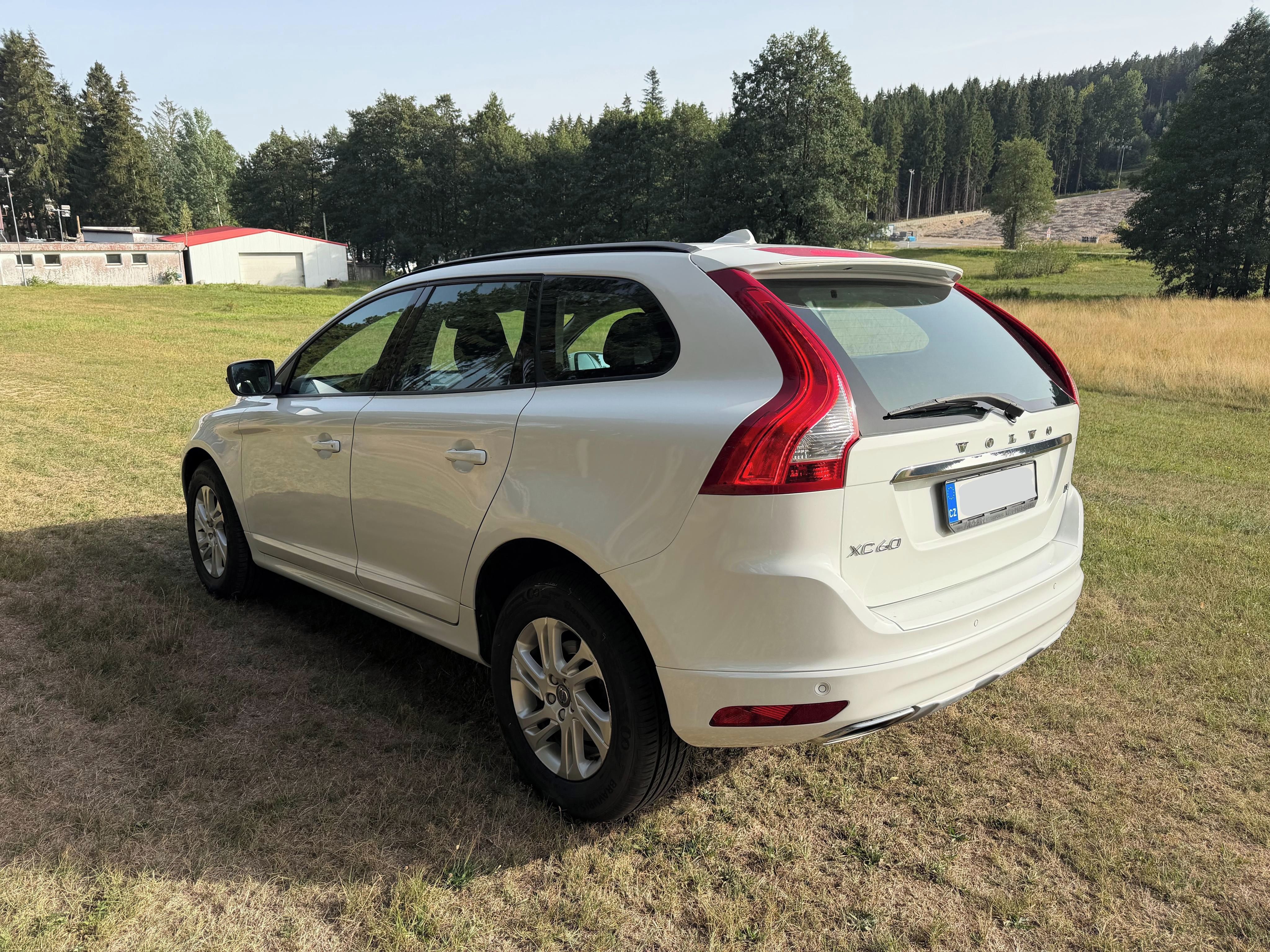 Volvo XC60, 2.0D 140Kw, automat, pěkný - fotka 5