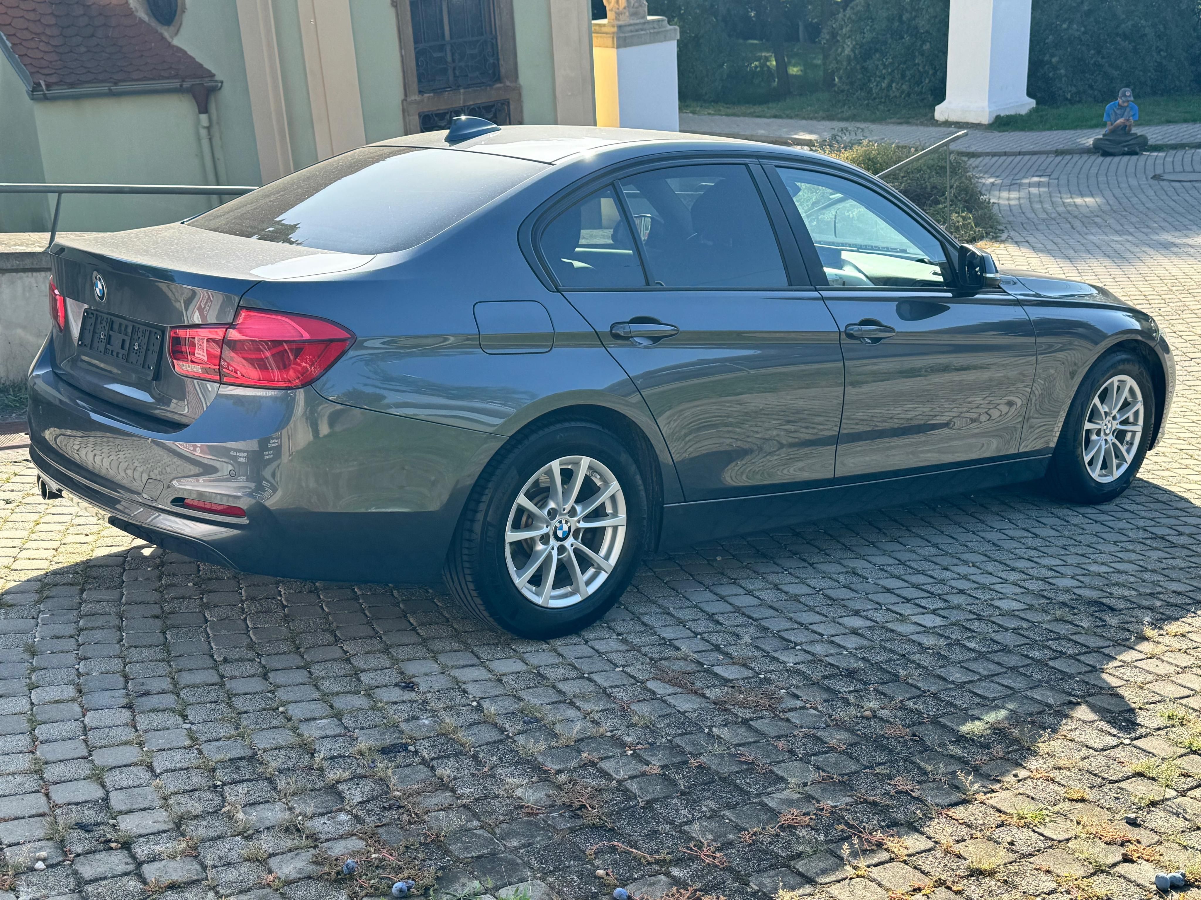 BMW Řada 3, 2.0D - fotka 4