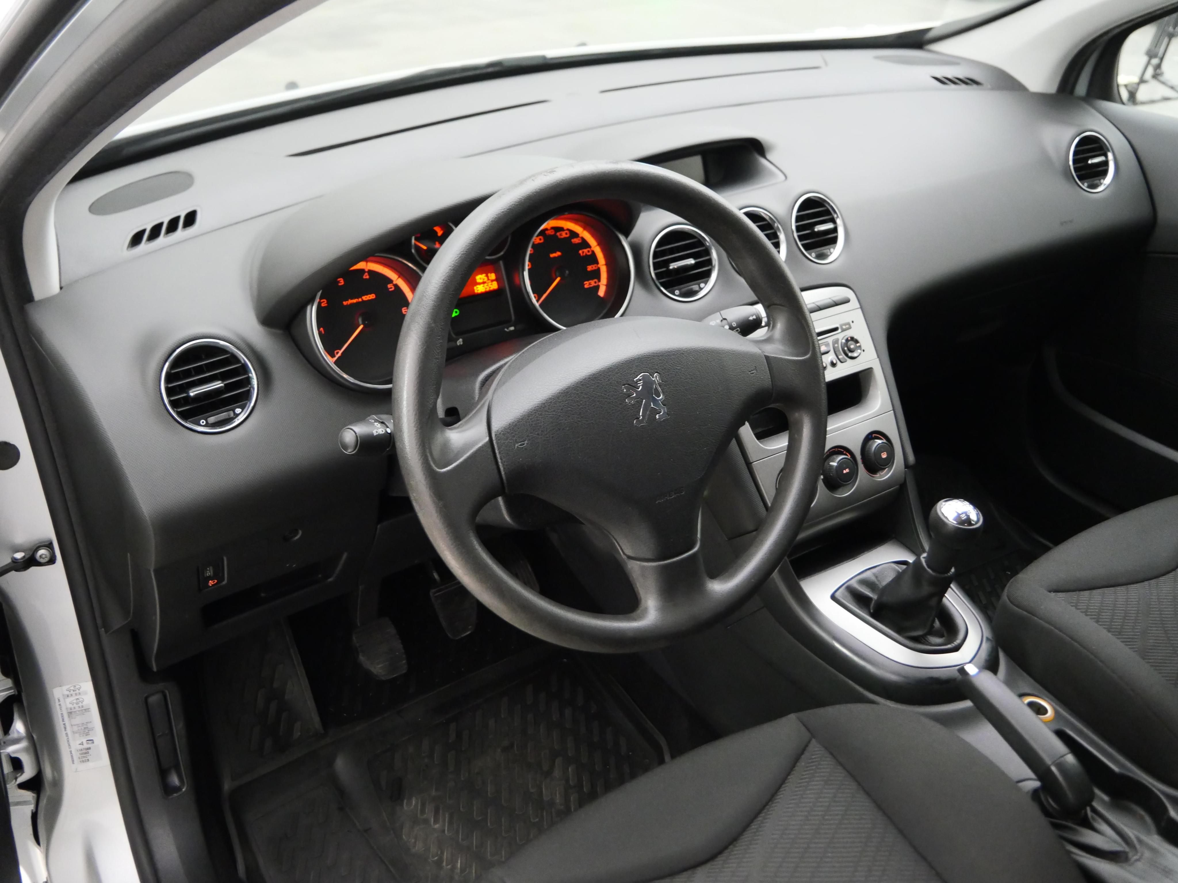 Peugeot 308, SW 1.4 16V VTI 70 kW - fotka 5