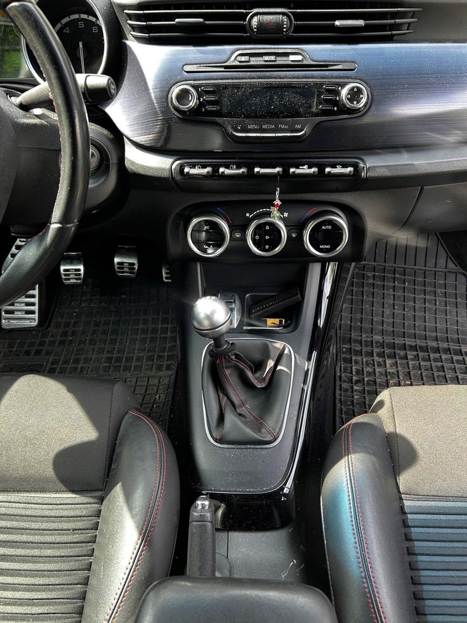 Alfa Romeo Giulietta, 1.75 TBi Quadrifoglio Verde - fotka 6