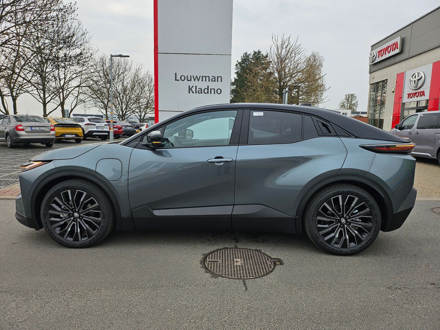 Toyota C-HR, Executive VIP 4x4 - fotka 2