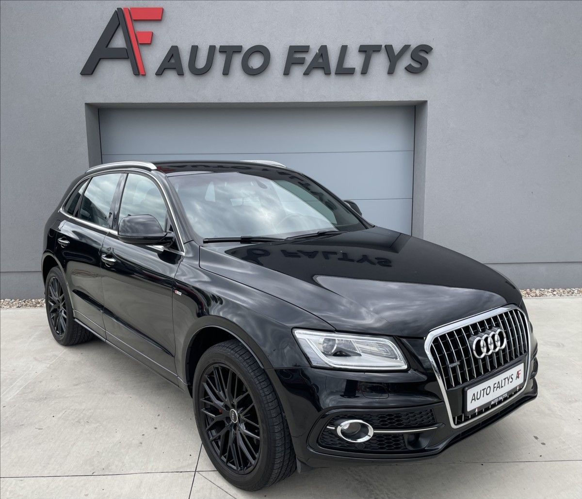 Audi Q5, 3,0 TDI 190KW S-Line ČR.1.MAJ.