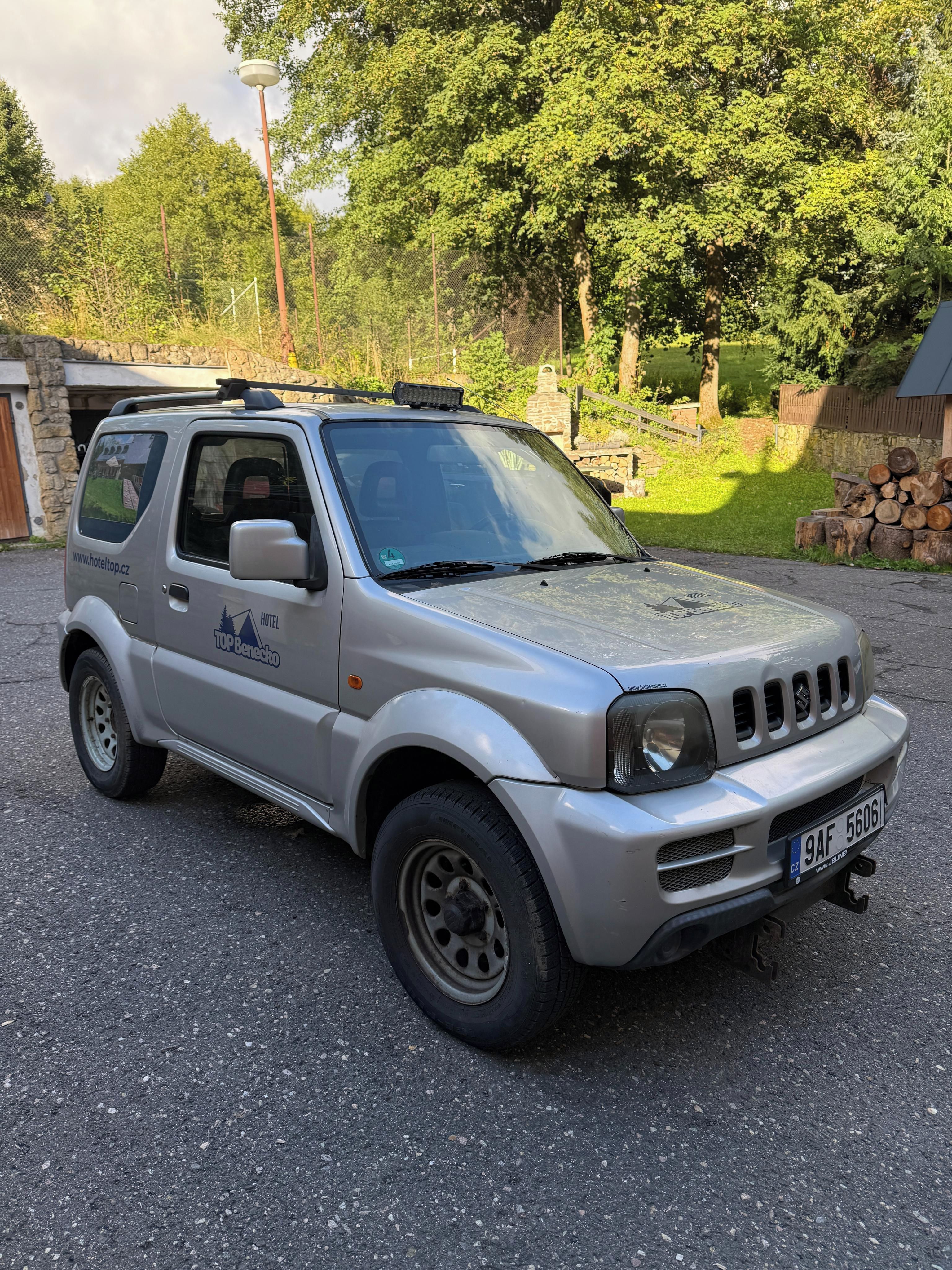 Suzuki Jimny, Suzuki Jimny, 4x4 + Radlice - fotka 2