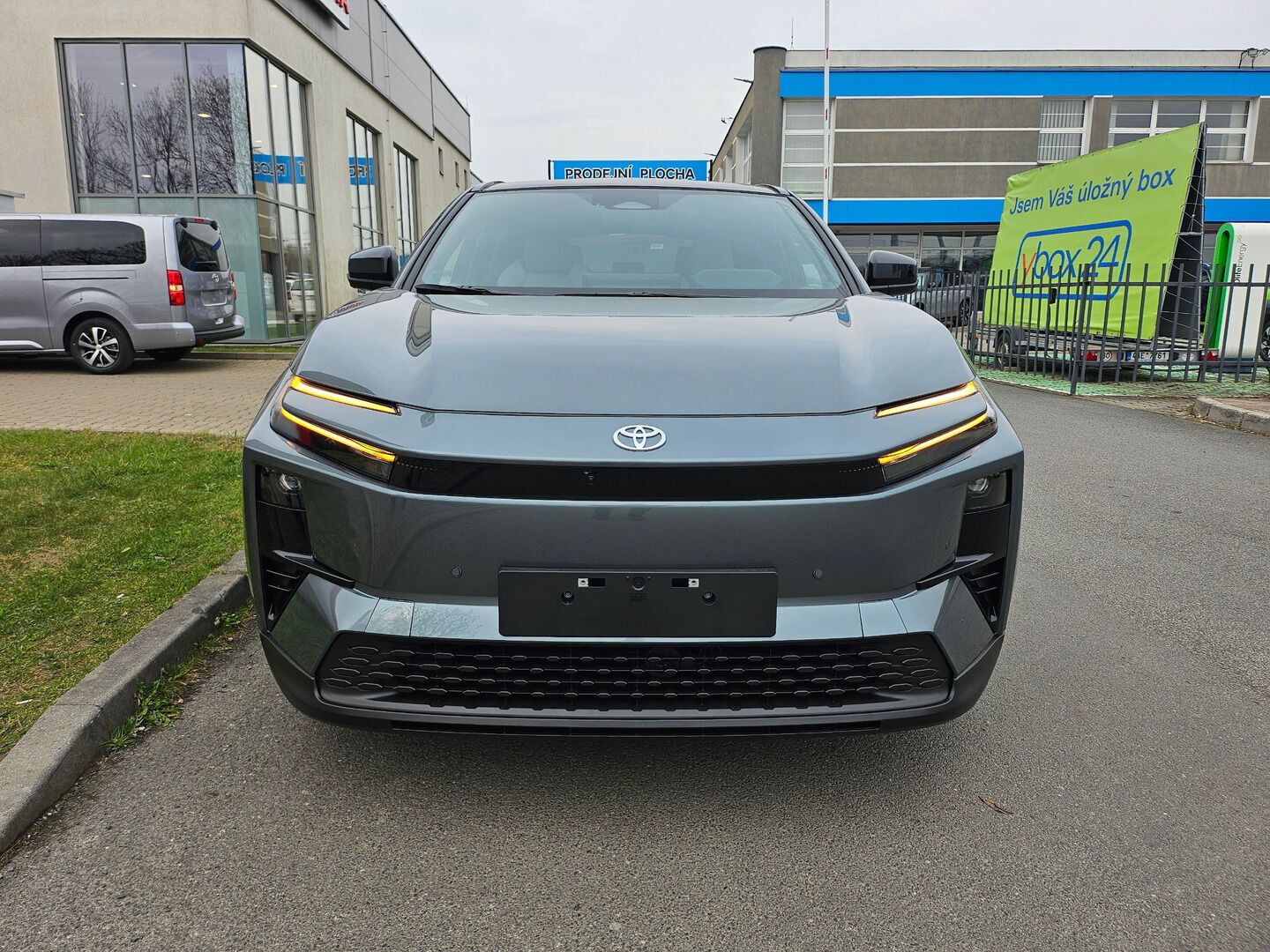 Toyota C-HR, Executive VIP 4x4 - fotka 4