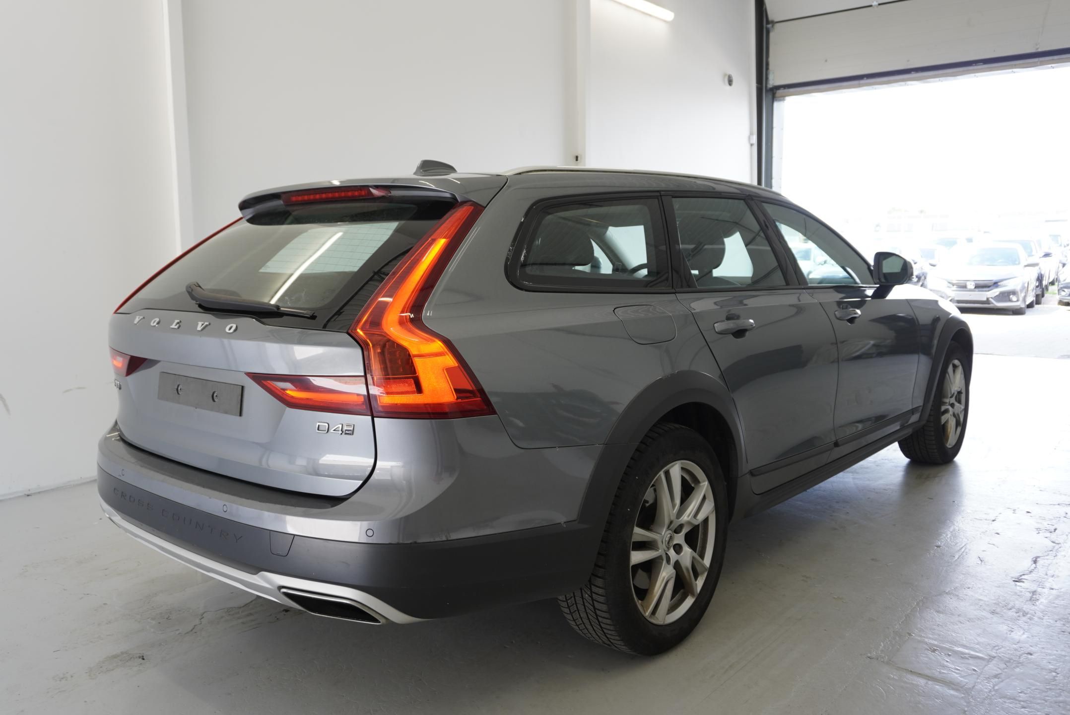 Volvo V60, CROSS COUNTRY  2,0 D4 AWD AUT. - fotka 5