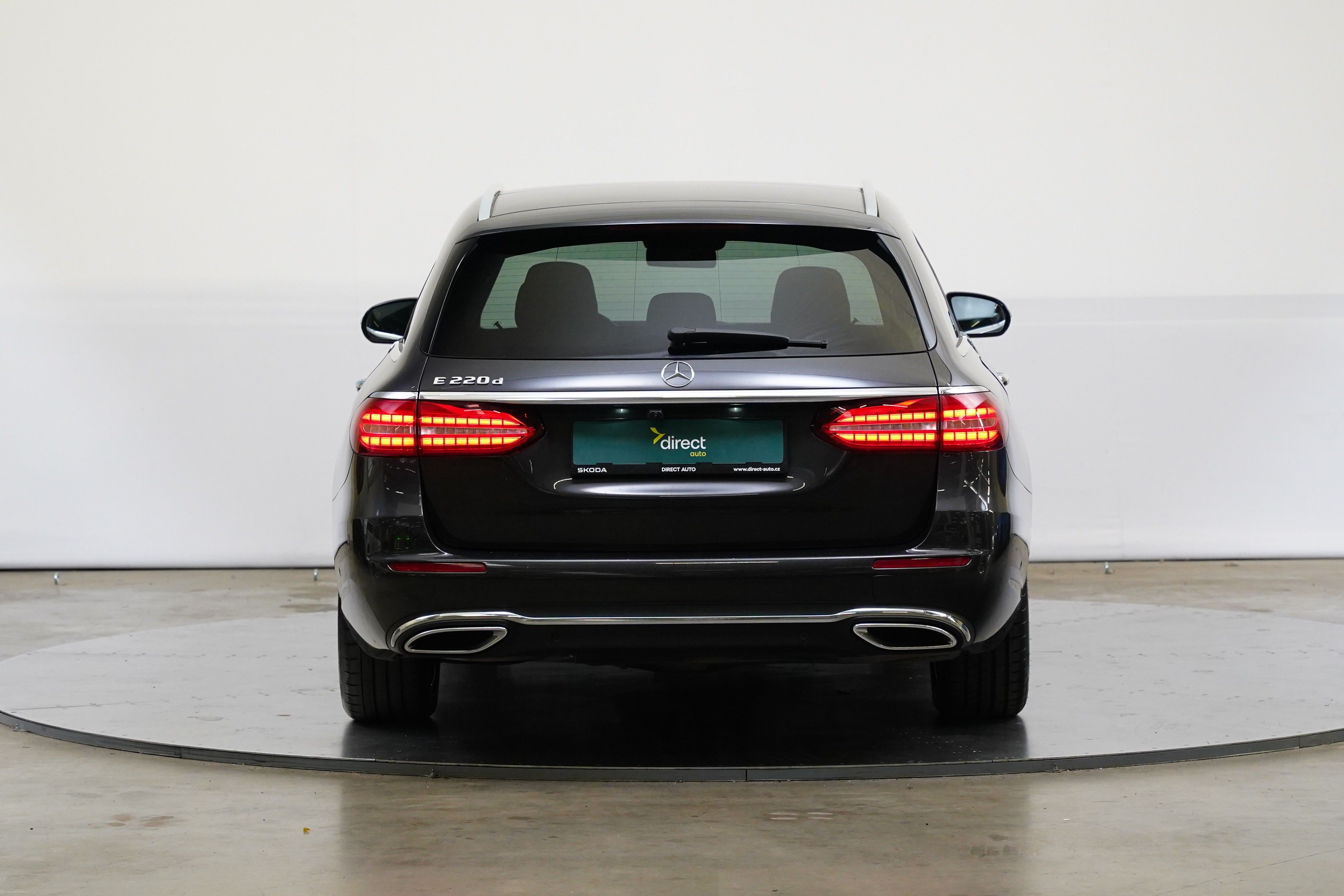 Mercedes-Benz Třídy E, 220d 143 kW - fotka 6