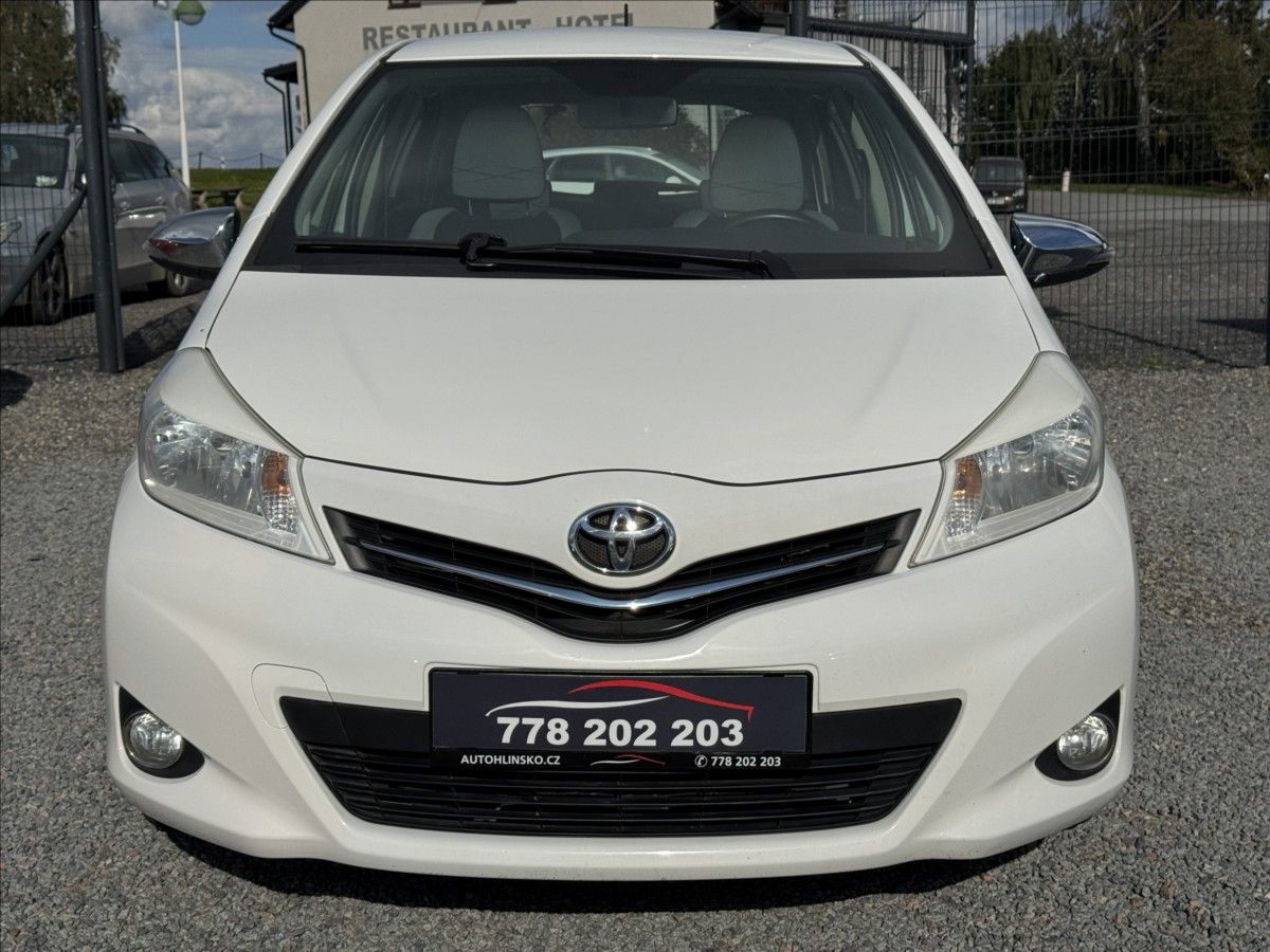 Toyota Yaris, 1,3   i 73 KW STYLE - fotka 2