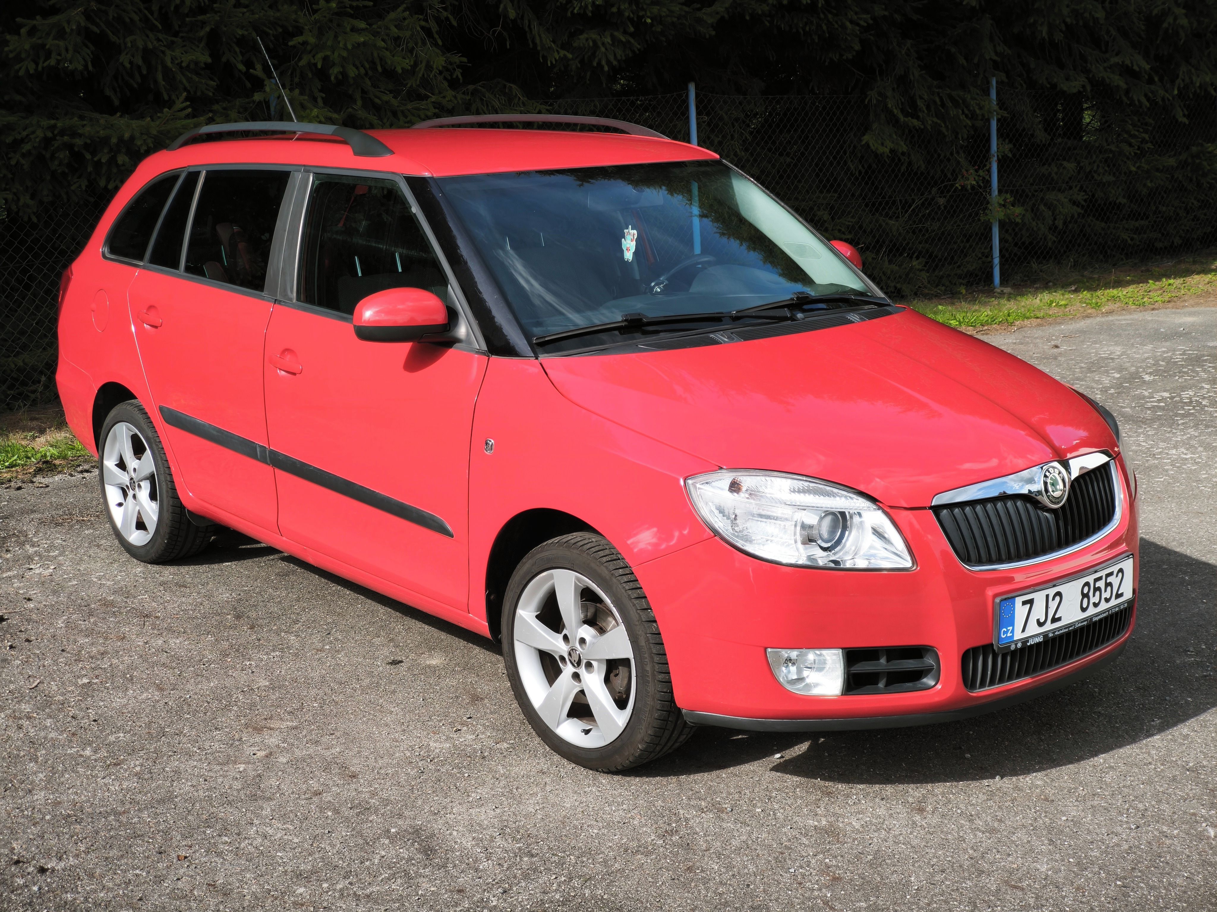 Škoda Fabia, Škoda Fabia Combi Sport 1.6 - fotka 2