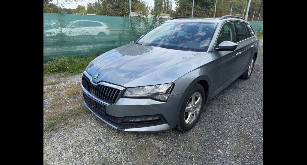 Škoda Superb, Skoda Superb Combi 2.0 TDI Amb - fotka 6