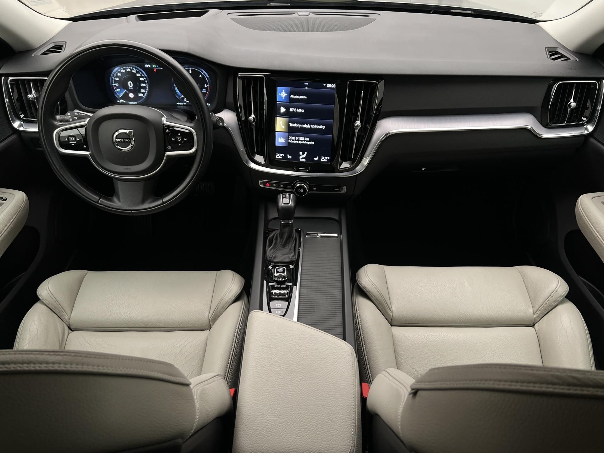 Volvo V60, D4 MOMENTUM AUT - fotka 2