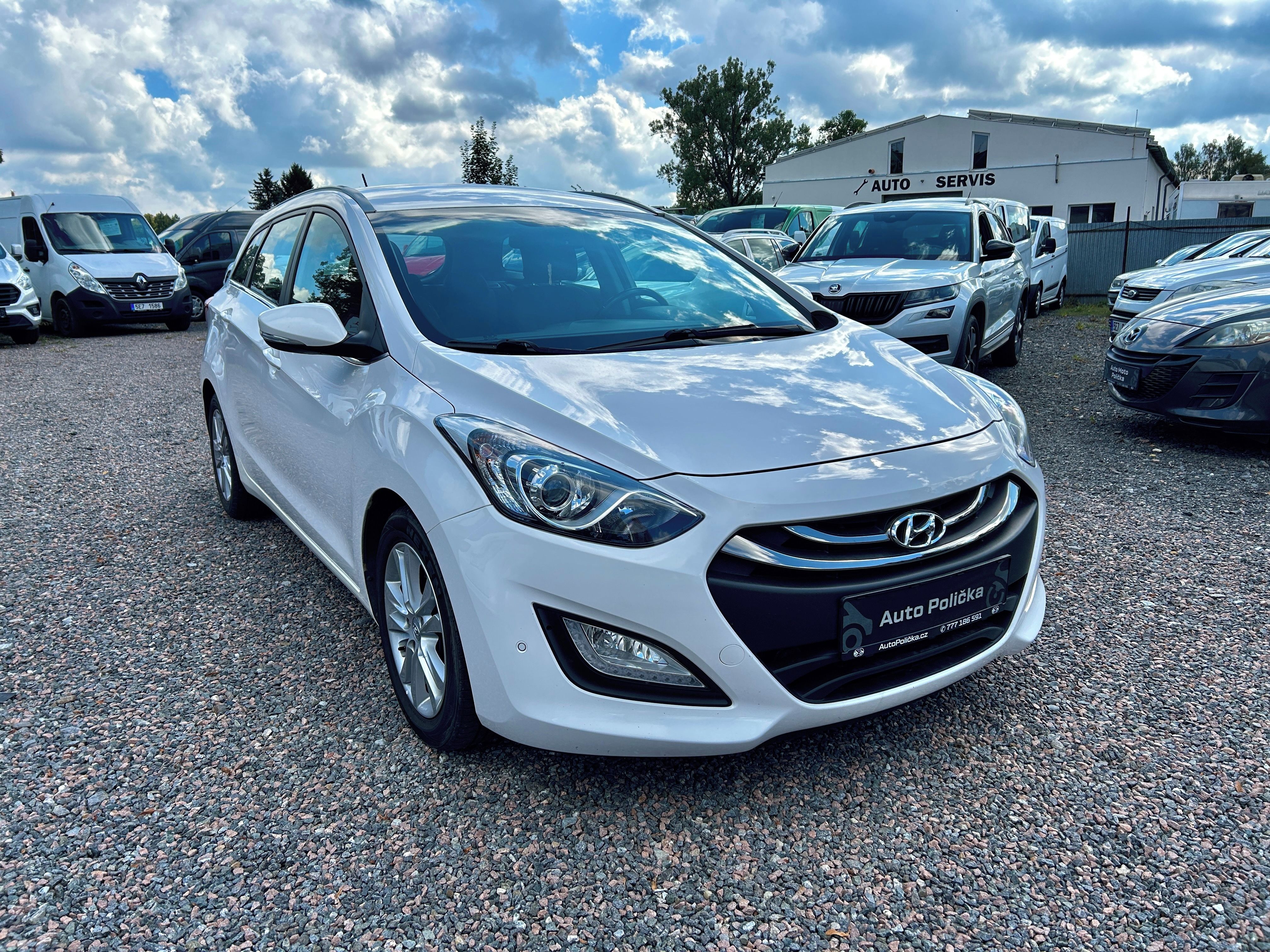 Hyundai i30, 1.6d 81 kW Servis,Stav,Výbava - fotka 4
