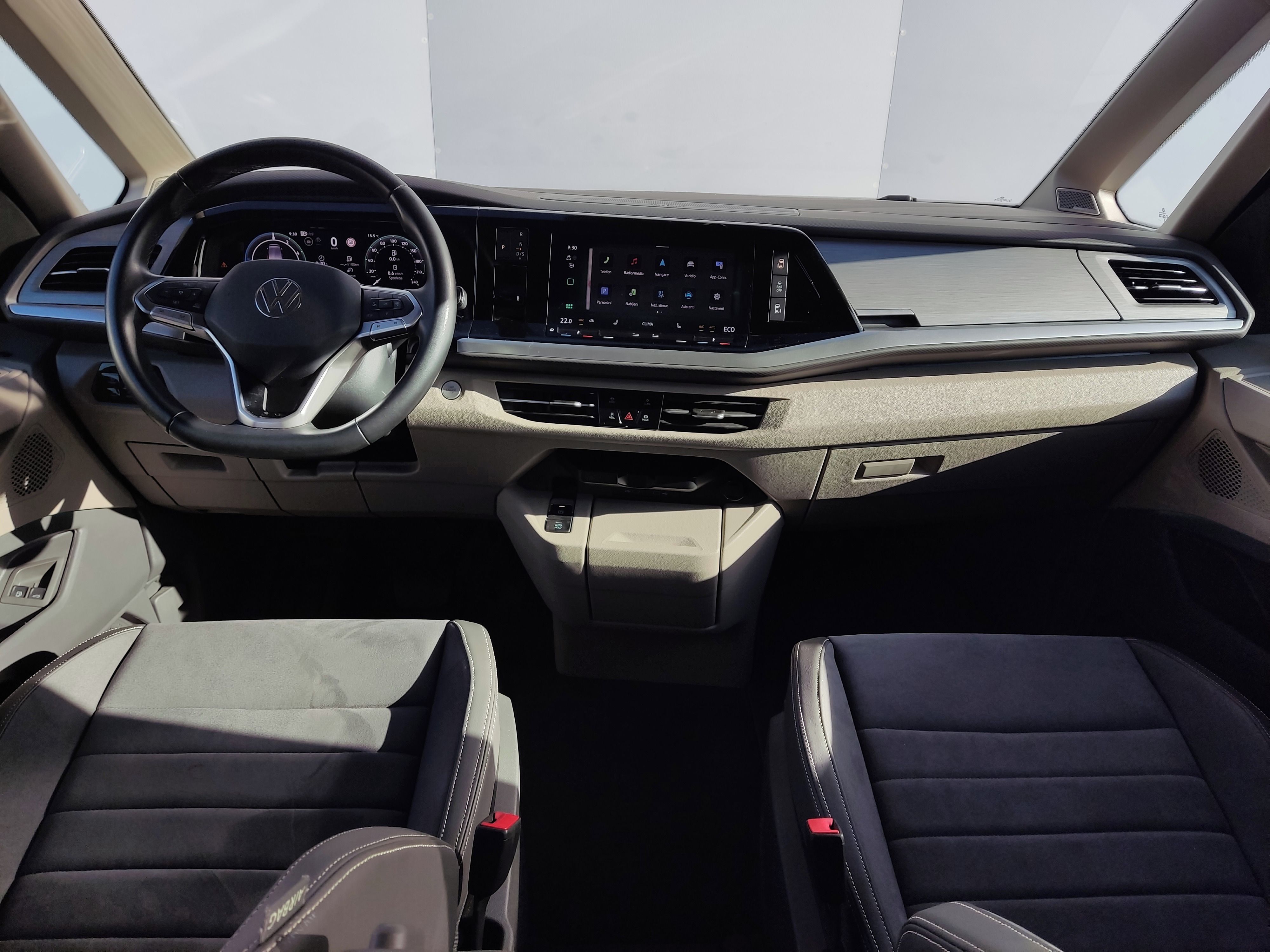 Volkswagen Multivan, Long 1.5 TSI PHEV 4MOT Life - fotka 5