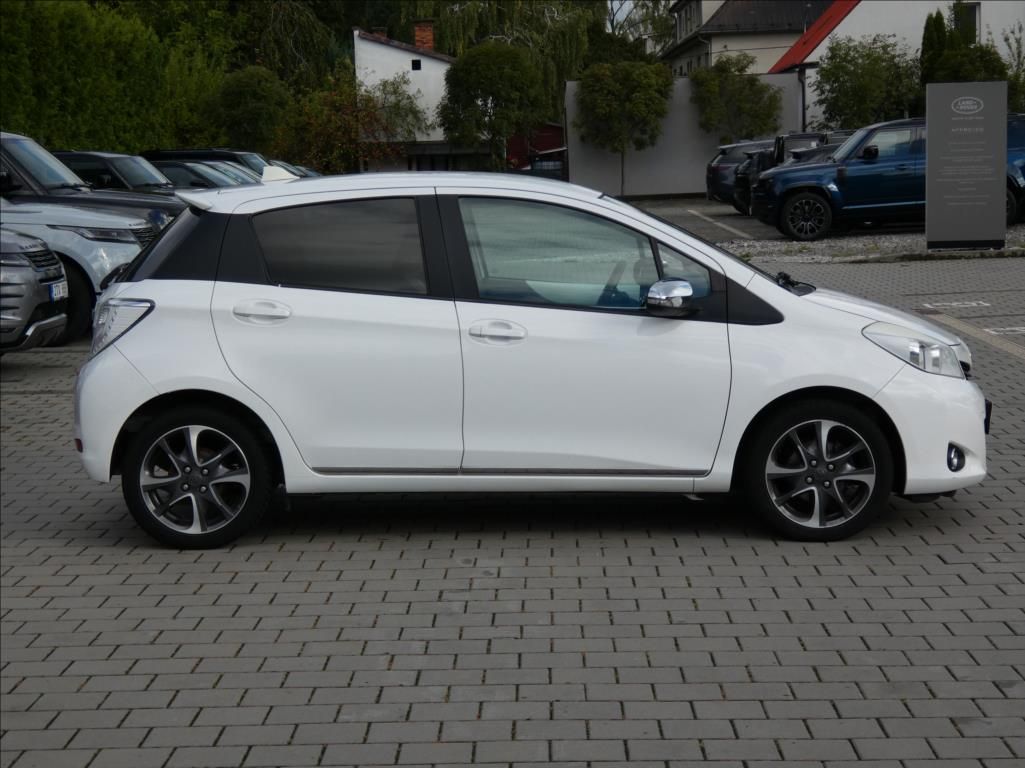 Toyota Yaris, 1,3 1.33 VVT-i Trend,ČR,kamera - fotka 6