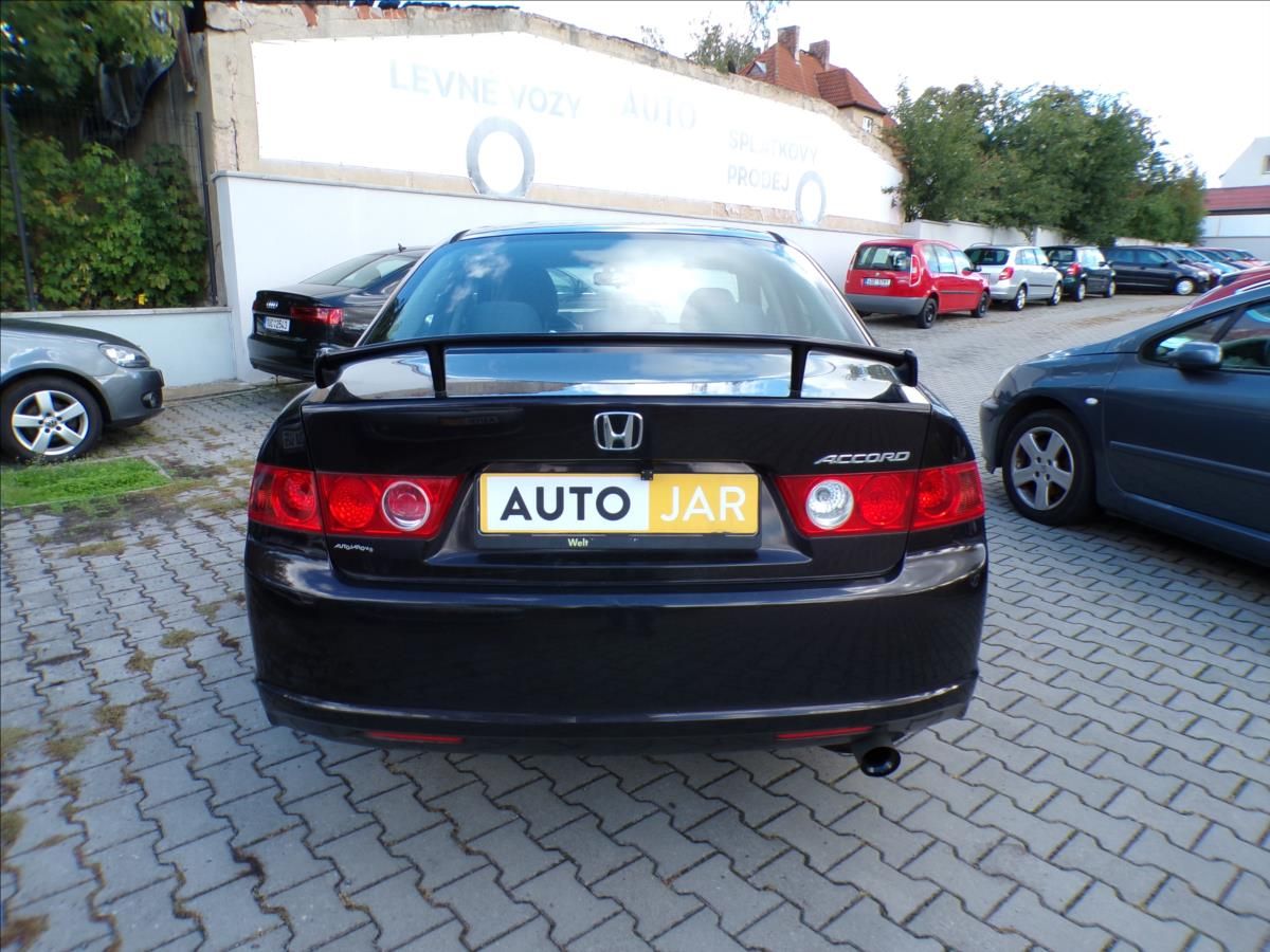 Honda Accord, 2,0 i-VTEC - fotka 6