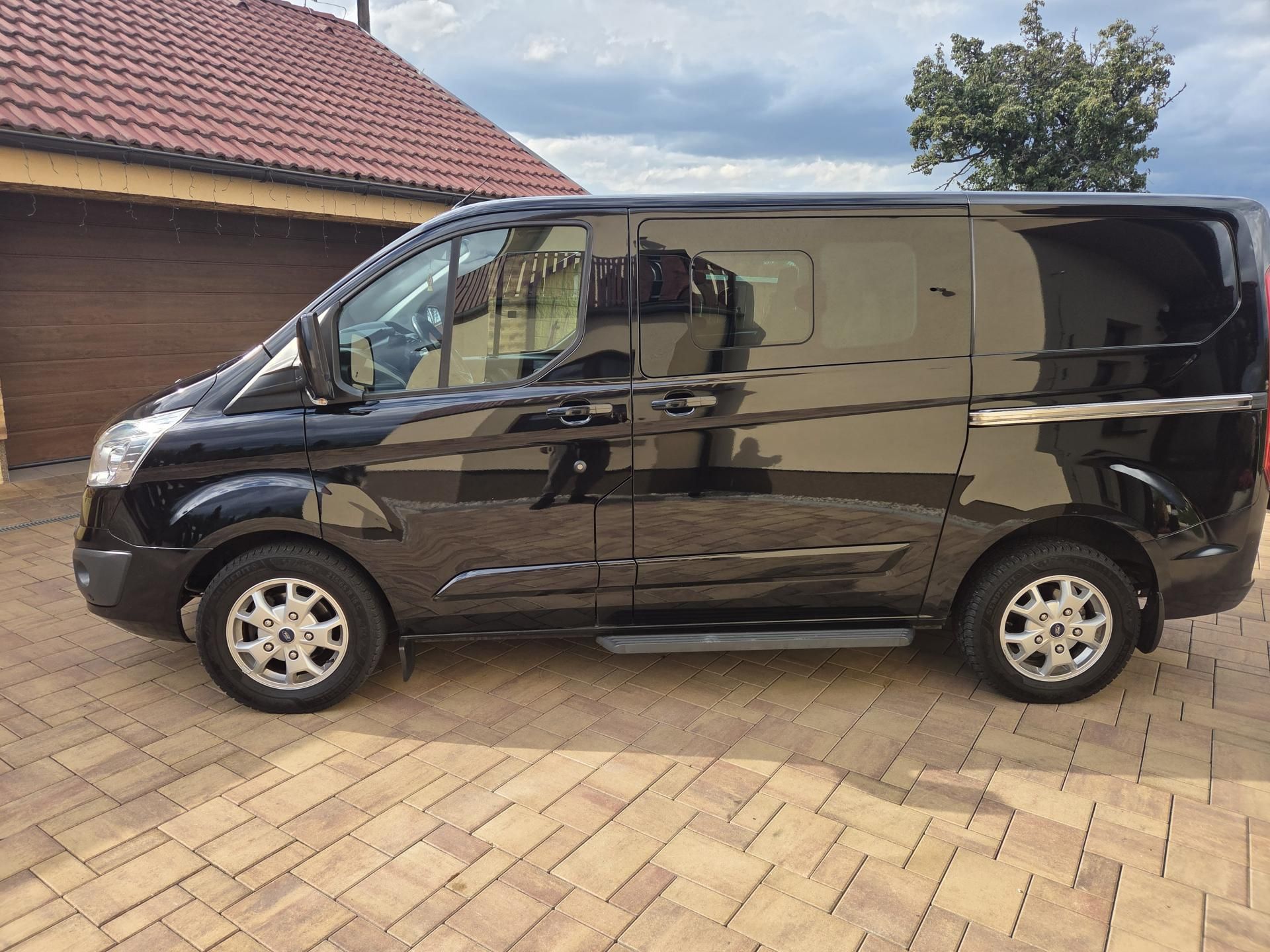 Ford Transit Custom, 2.2 TDCi 114kW  5míst - fotka 5