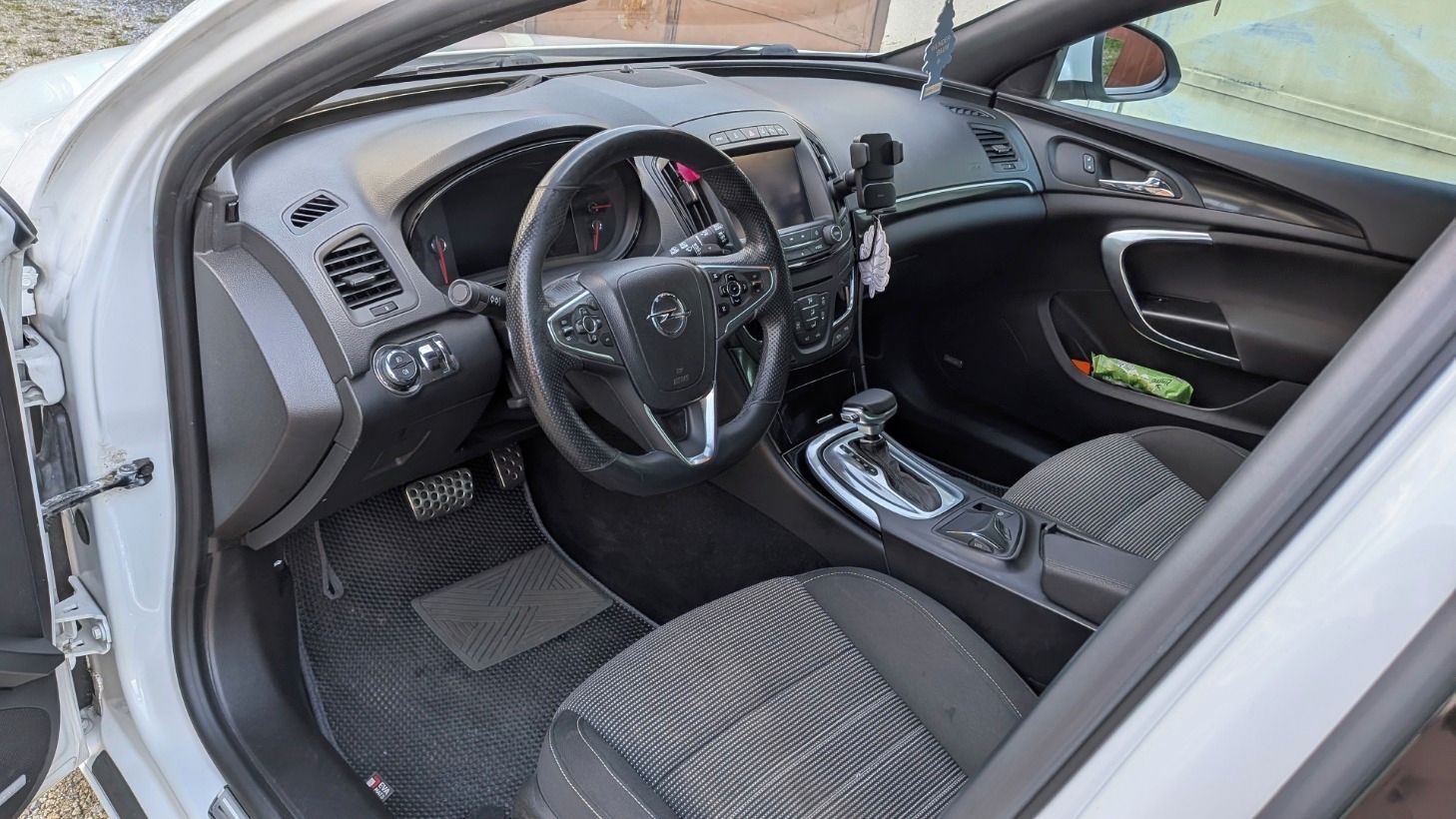 Opel Insignia, 2.0 CDTI automat - fotka 6