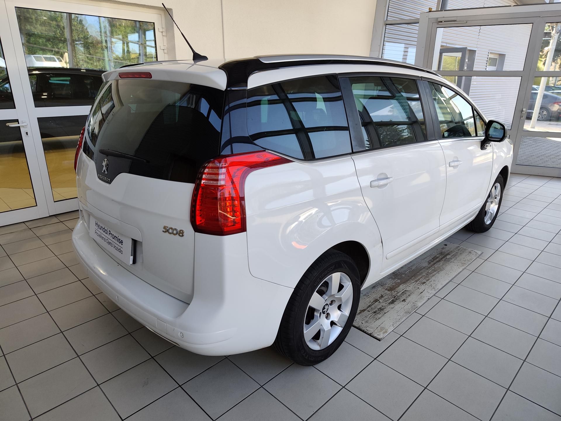 Peugeot 5008, 1.6 BlueHDi 88kW Allure - fotka 4