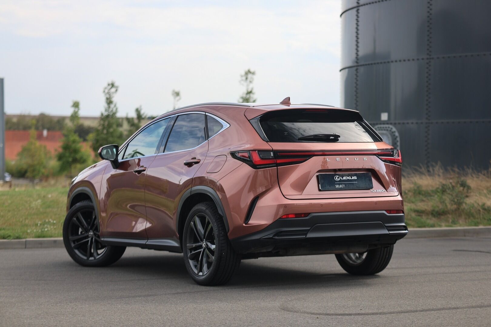 Lexus NX 350h, 350H 2,5 HEV PRESTIGE - fotka 4