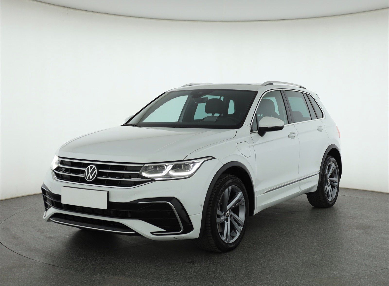 Volkswagen Tiguan, 1.4 TSI eHybrid, R-Line - fotka 2