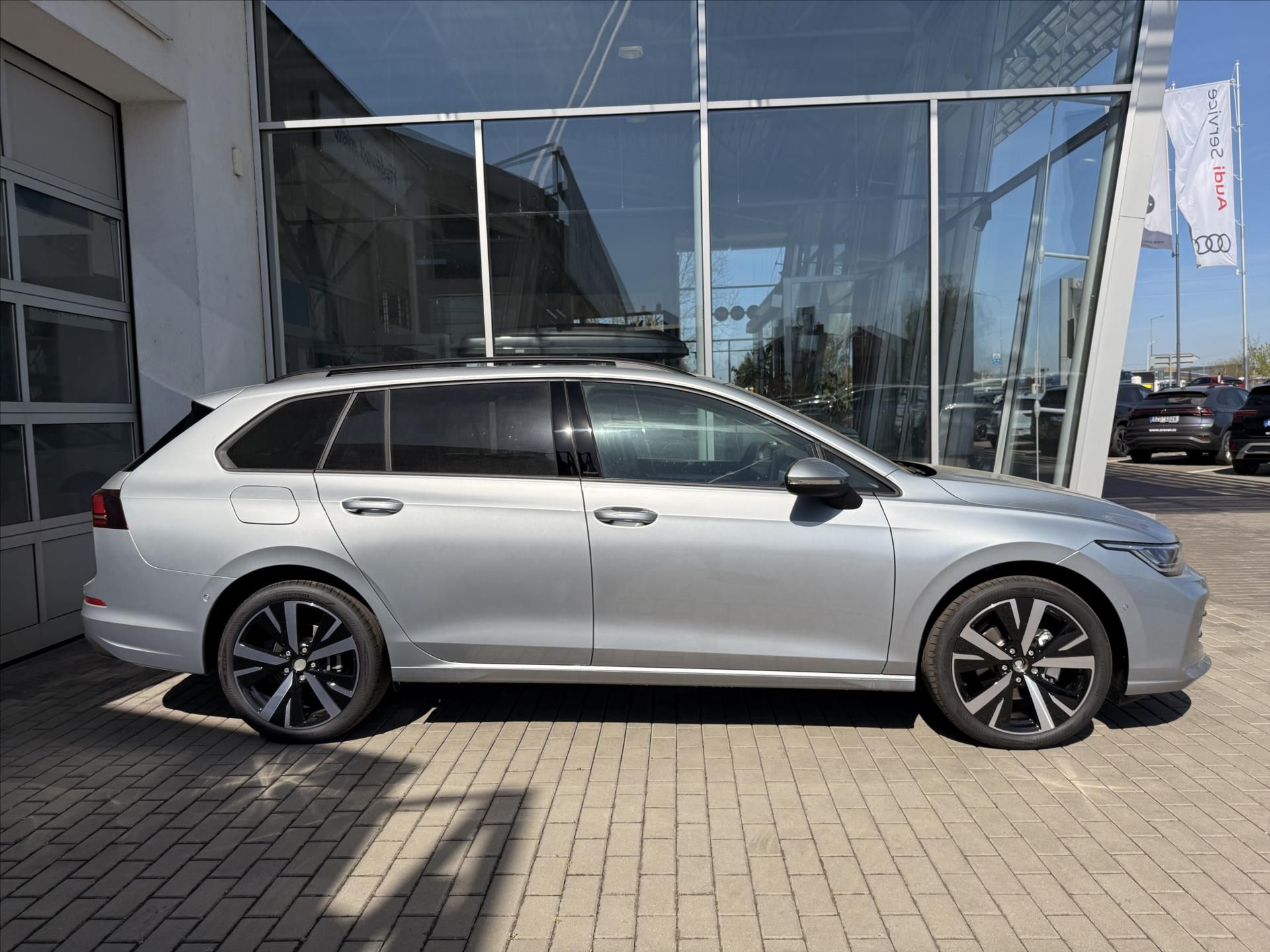 Volkswagen Golf Variant, 1,5 eTSI 7DSG mHEV  People - fotka 4