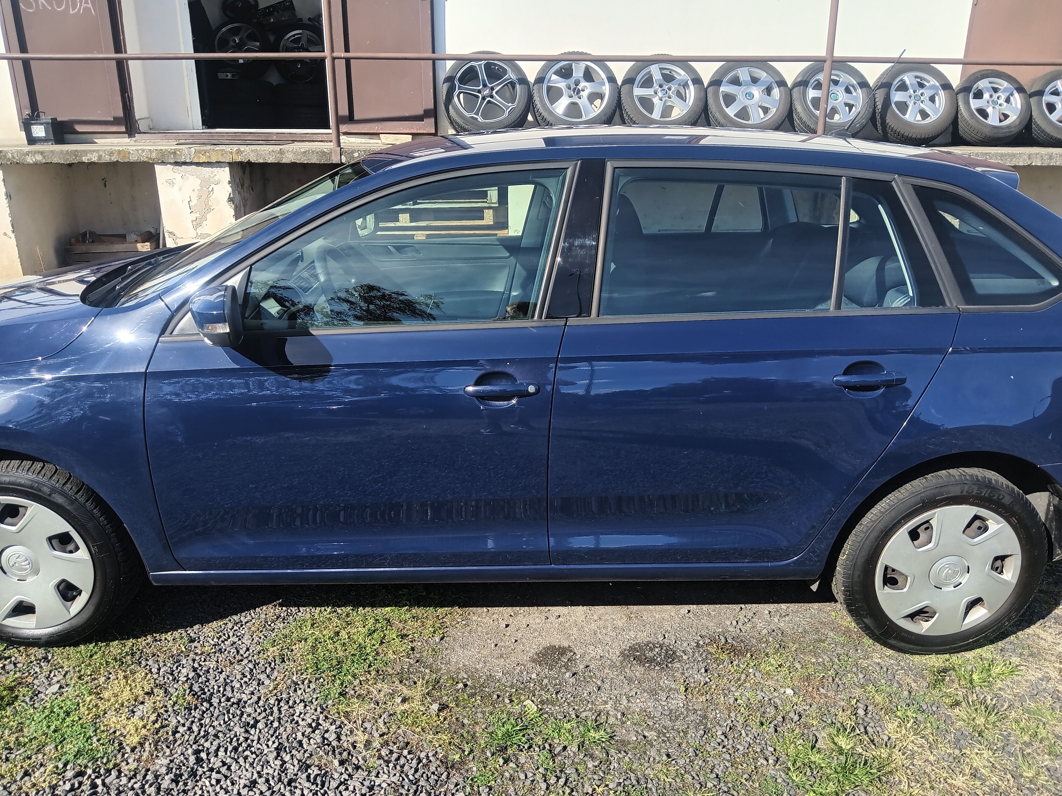 Škoda Rapid, 1.2 TSI Spaceback Active 66kw - fotka 2