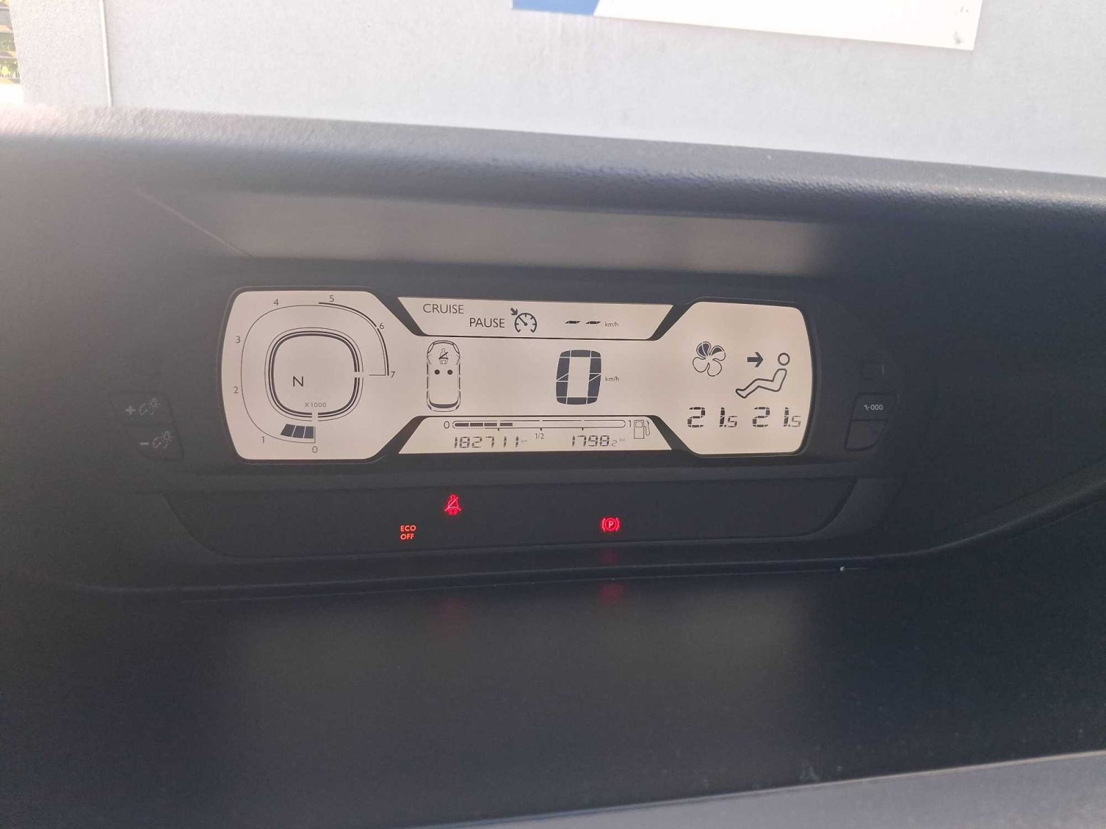 Citroën Grand C4 Picasso, 1.6 HDi, Automat, 7 míst - fotka 3